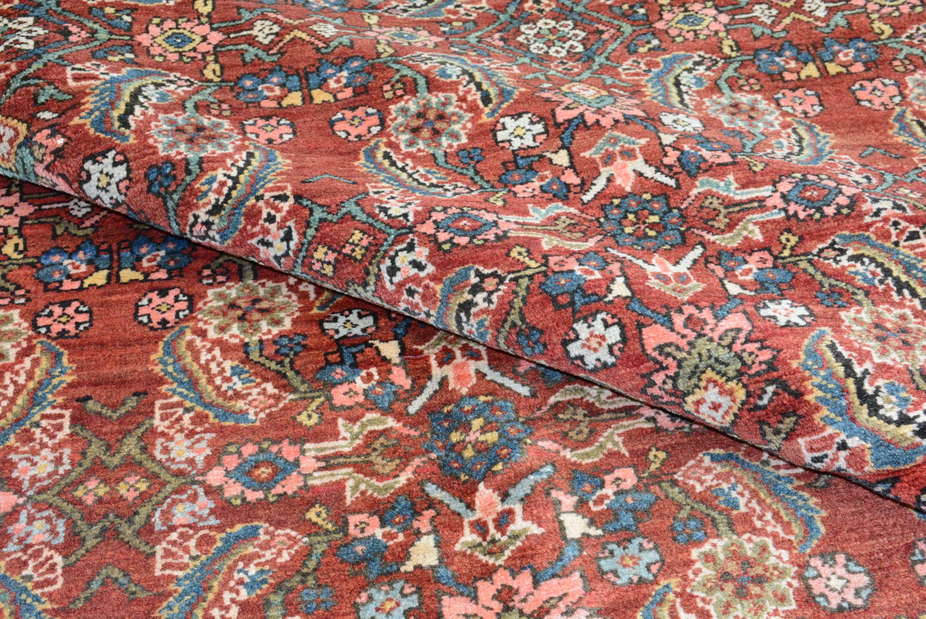 Antiker persischer Täbriz-Teppich im Zustand „Hervorragend“ im Angebot in Closter, NJ