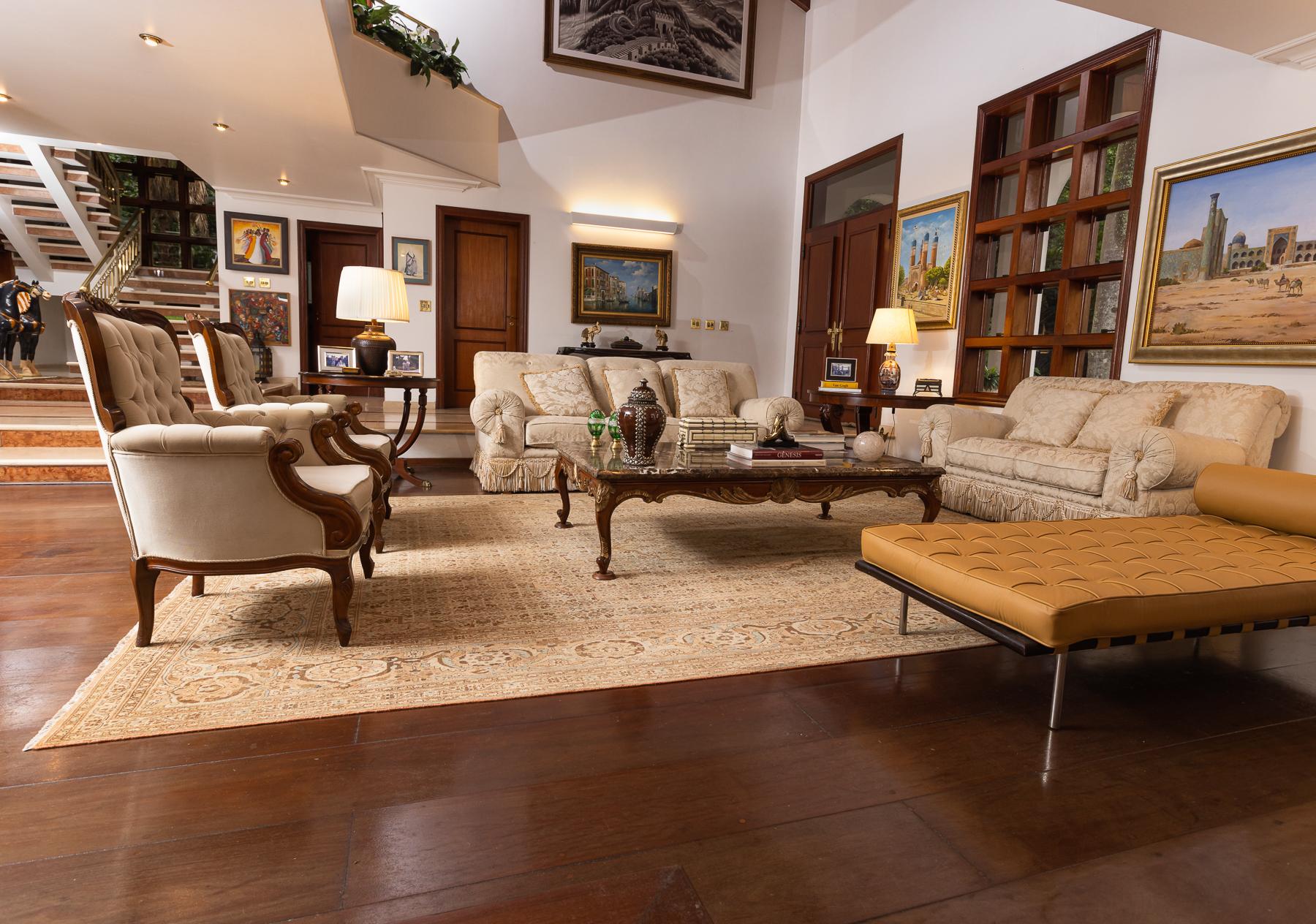 Milieu du XXe siècle Tapis persan ancien de Tabriz en vente
