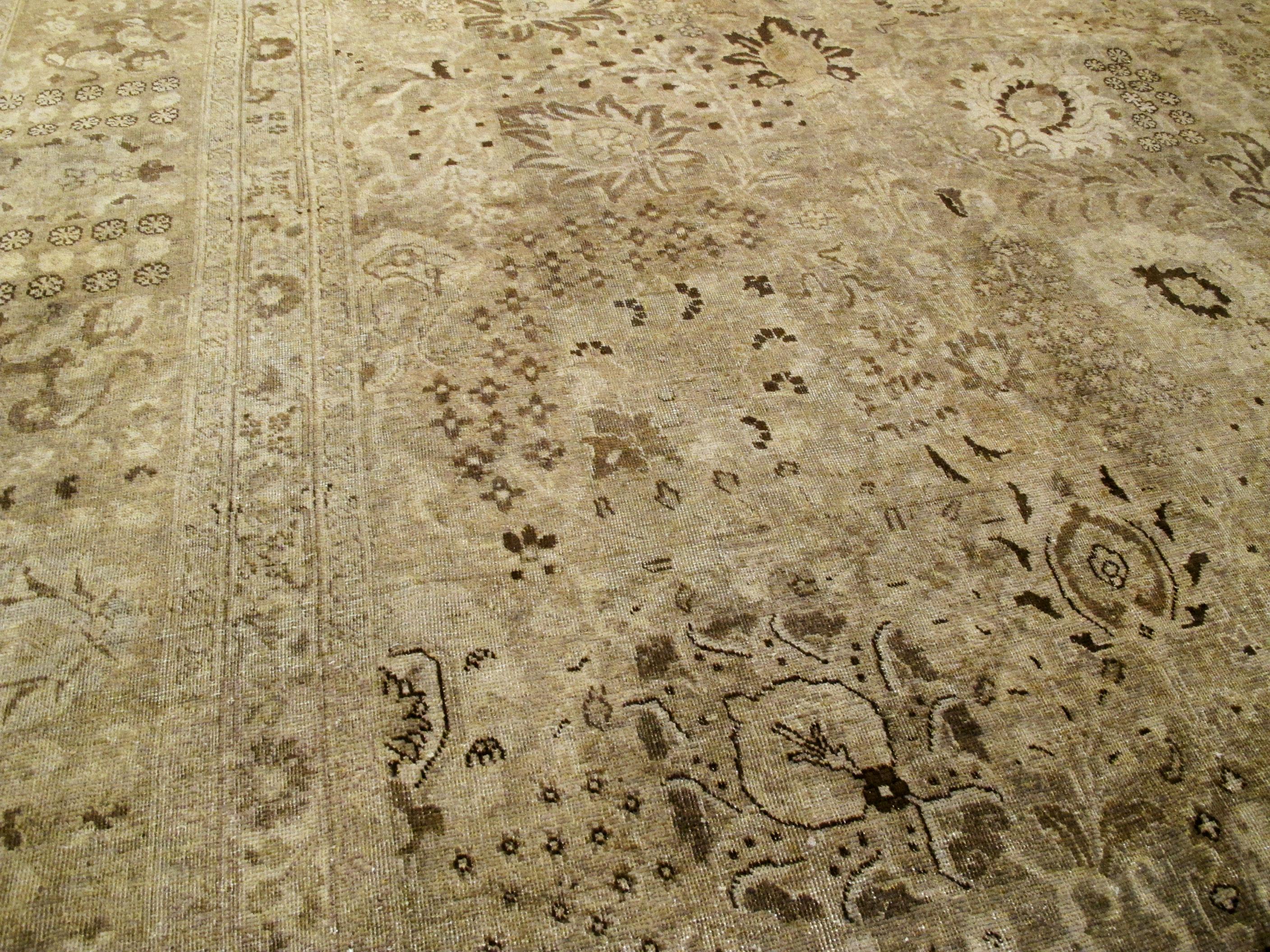 Laine Tapis persan ancien de Tabriz en vente