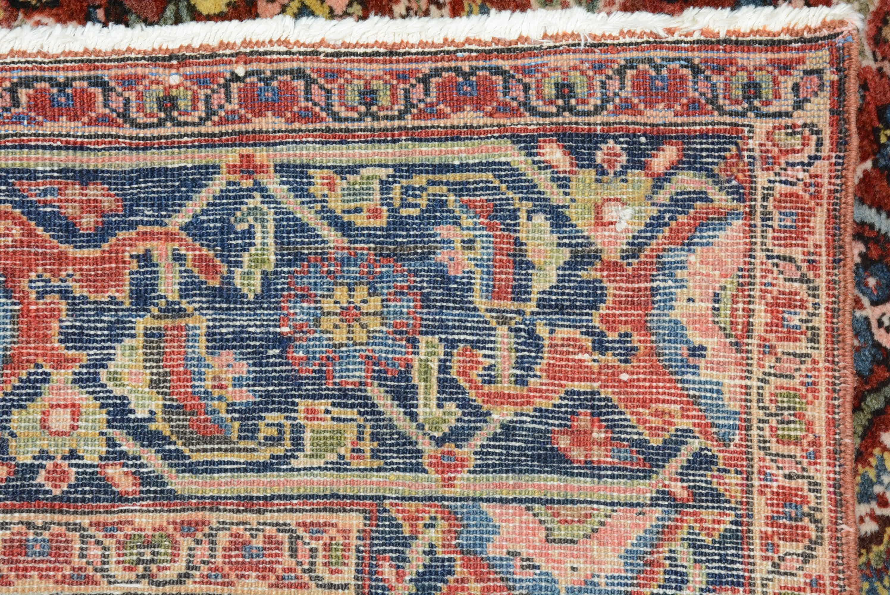 Antiker persischer Täbriz-Teppich im Angebot 1