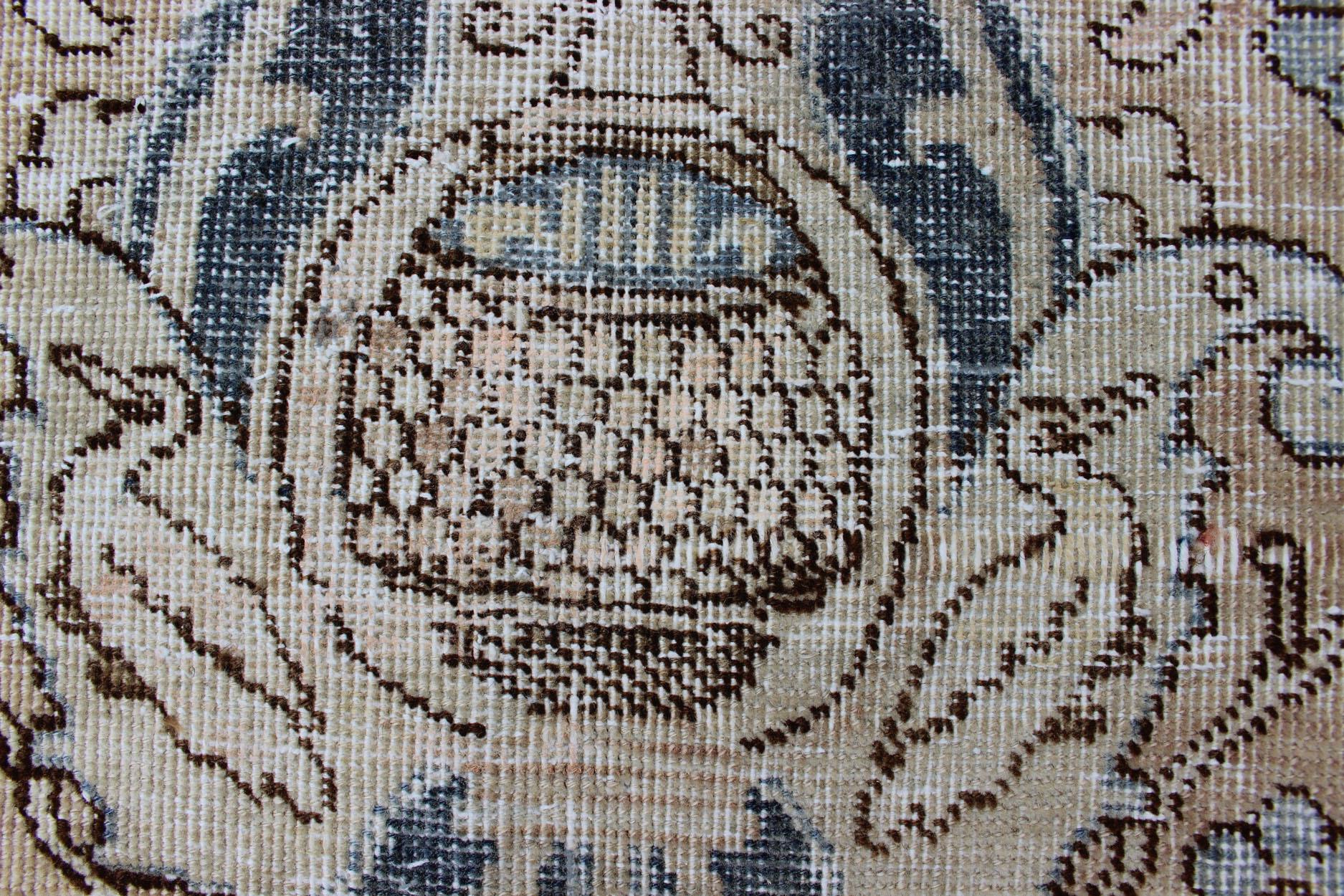 Tapis persan ancien Tabriz All Over Design  in Steal Blue, Tan & Brown Tones en vente 8