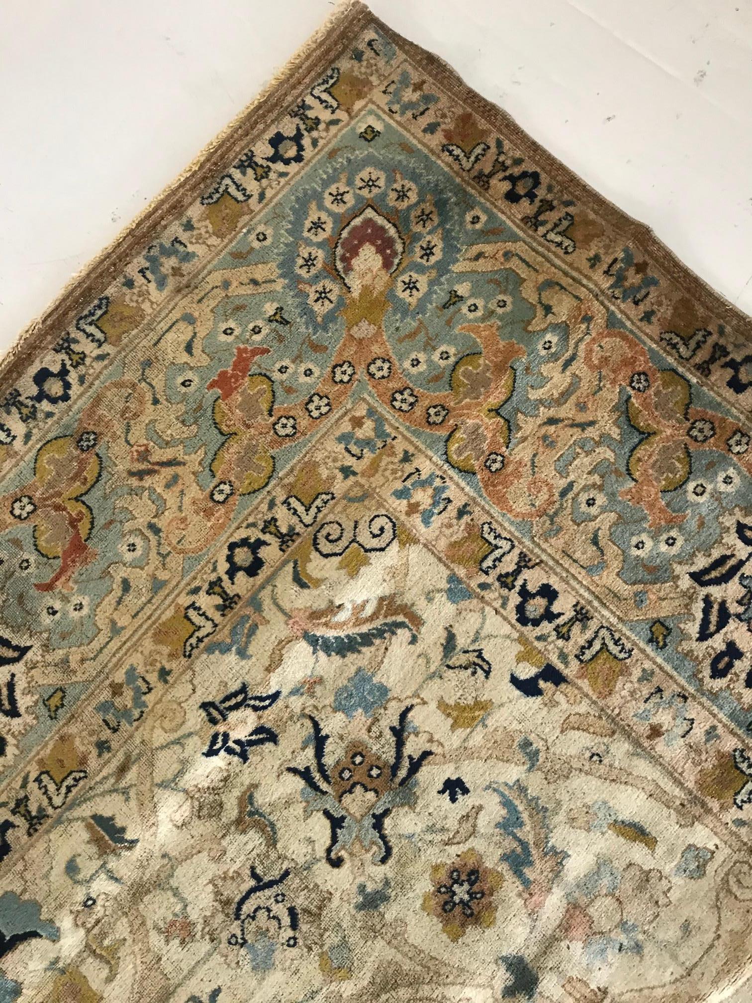Antiker persischer handgewebter botanischer Täbris-Teppich aus Wolle im Angebot 1