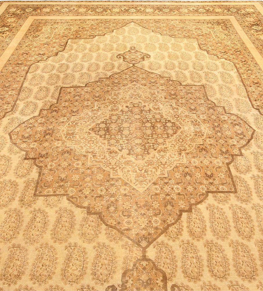 Antique Persian Tabriz handmade wool rug
Size: 11'0