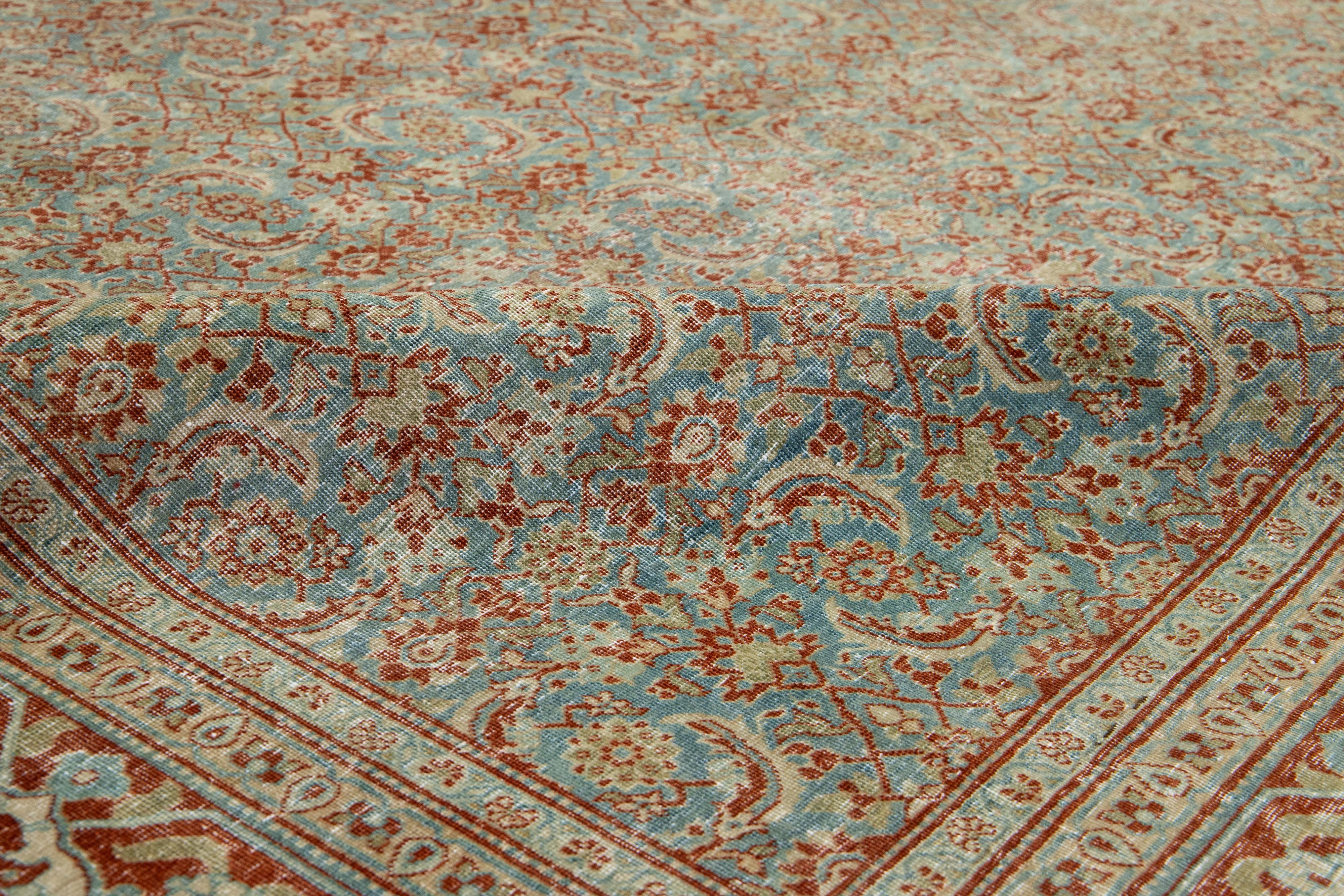 Antiker persischer Täbris-Wollteppich in Blau mit Blumenmuster im Angebot 3