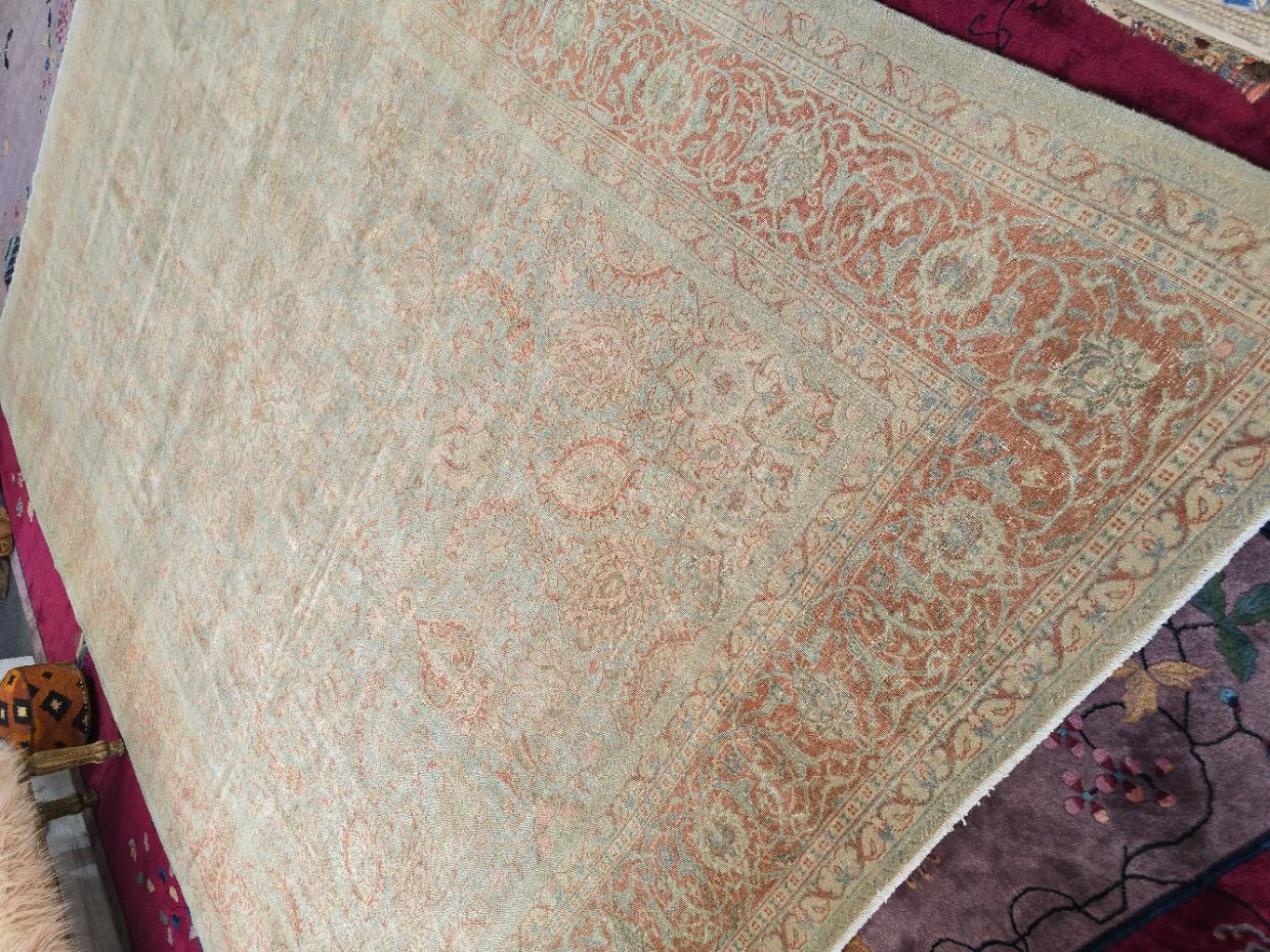 Tabriz persan ancien Excellent état - En vente à Los Angeles, CA