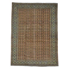 Antiker persischer Täbris-Teppich in voller Flor, handgeknüpft, 7'2" x 9'10"