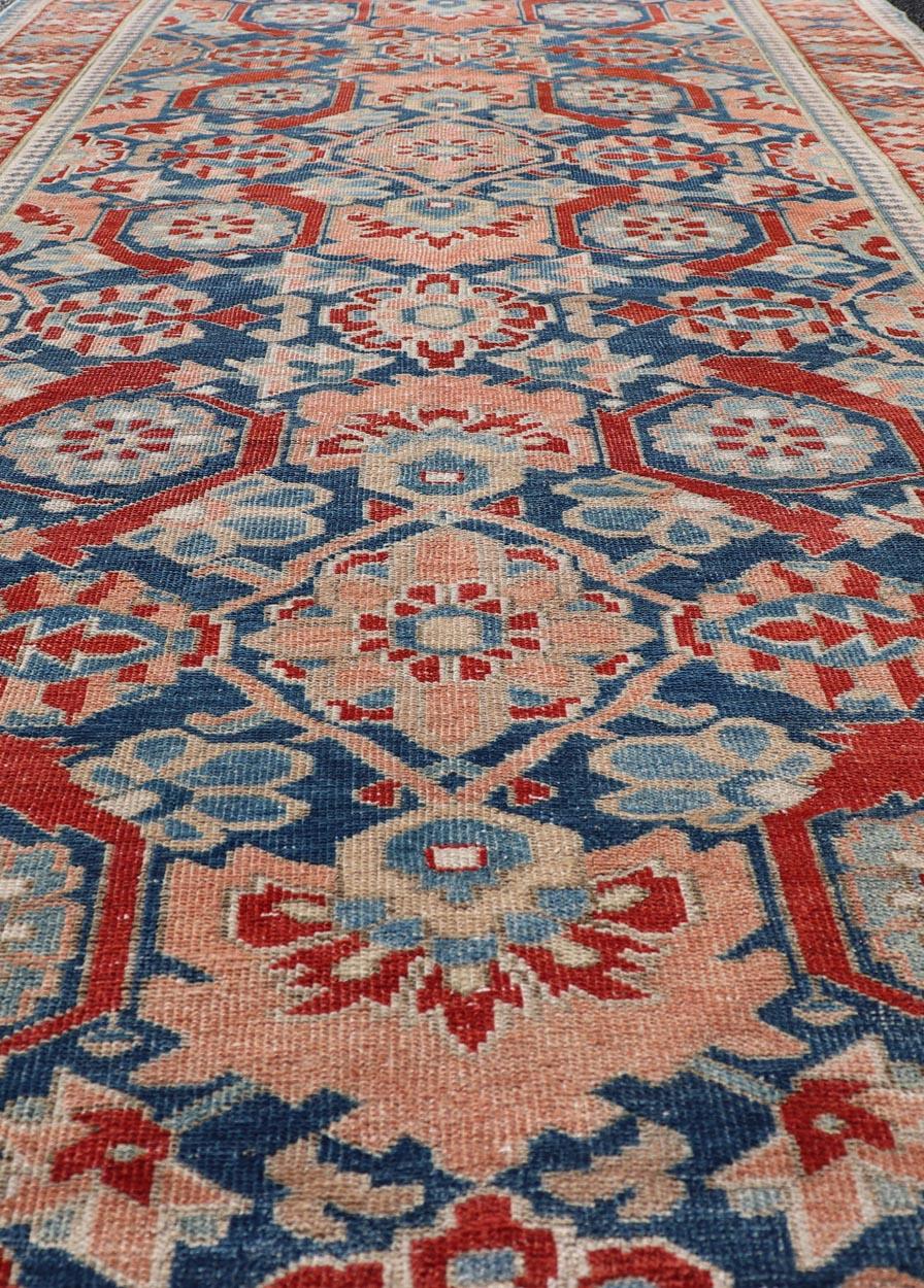 Tapis persan ancien de la galerie Tabriz avec des fleurs à grande échelle dans un champ bleu moyen en vente 5
