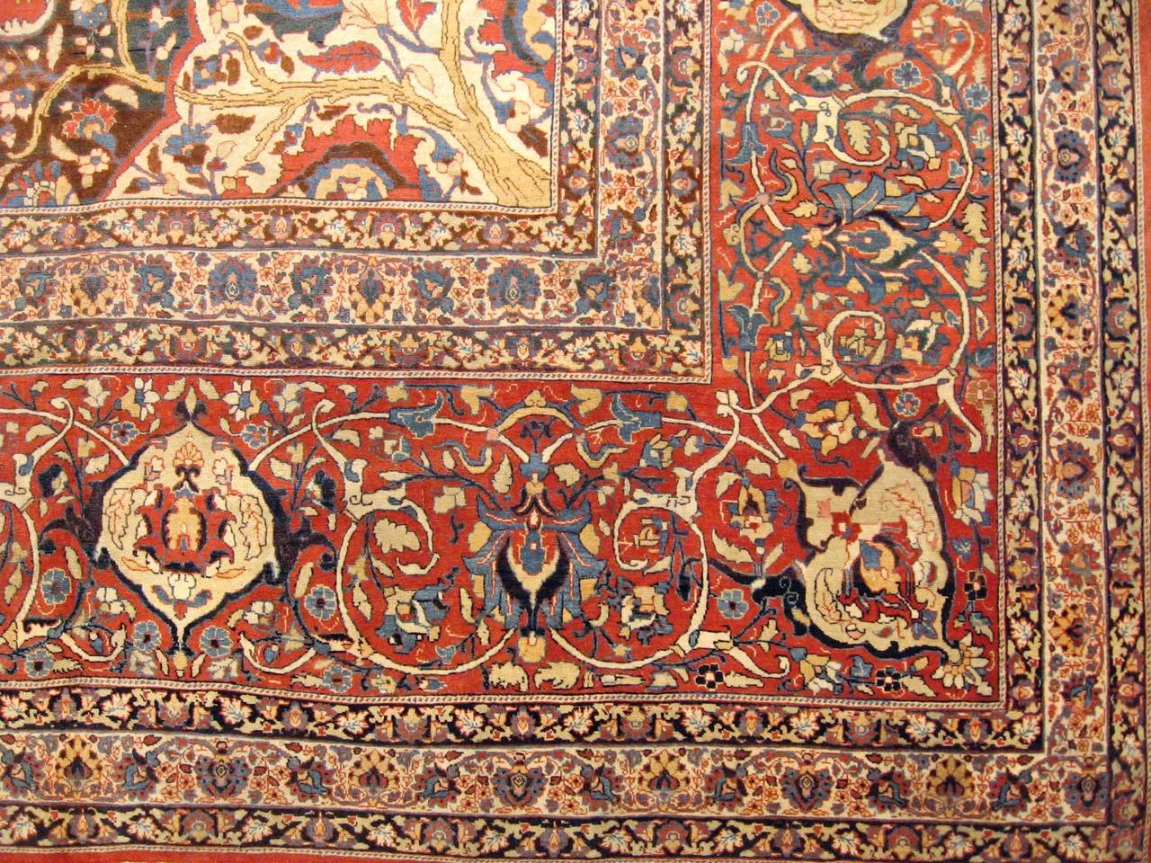 Persischer Hadji-Jalili-Teppich aus Täbris, großformatig, mit Medaillon (Tabriz) im Angebot