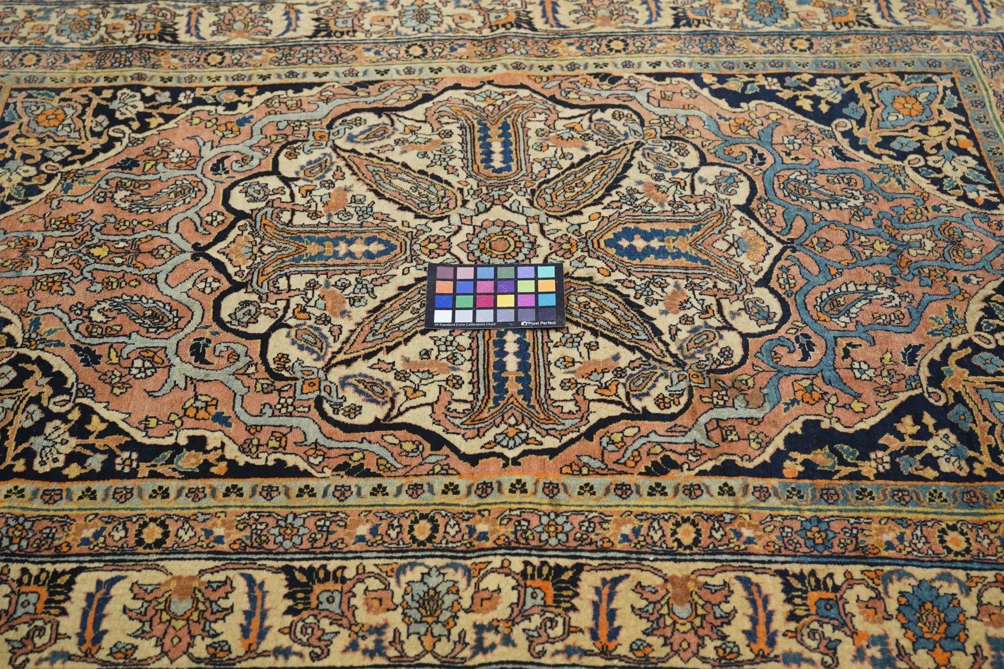 Antiker Haji Jalili Täbris-Teppich 4'4'' x 6'3'' (19. Jahrhundert) im Angebot