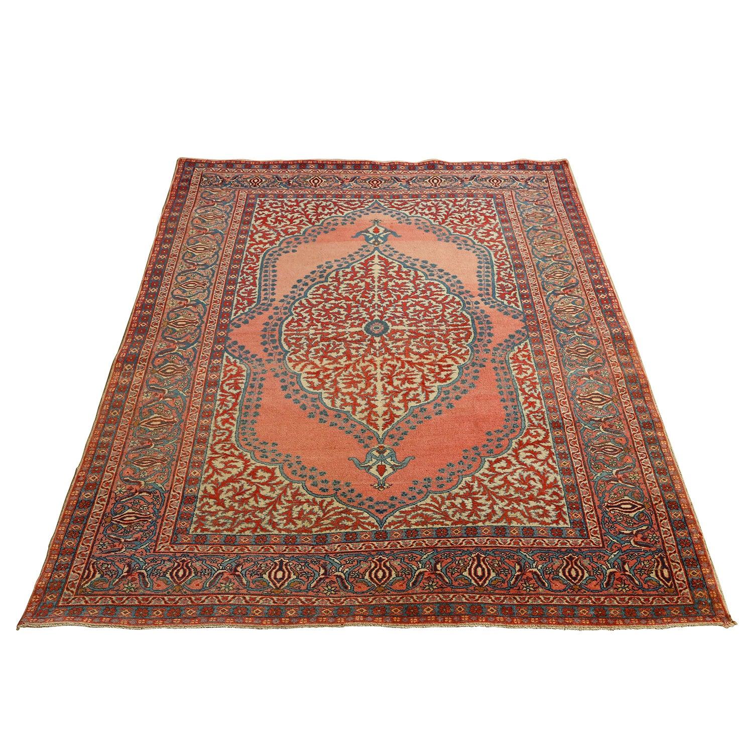 Tapis ancien Tabriz Hajjalili en laine et coton 6'1x4'7
L'histoire des tapis de Tabriz remonte au XVIe siècle, sous la dynastie safavide, lorsque Tabriz devint un centre important de tissage de tapis. L'emplacement stratégique de la villeâ€™ le long
