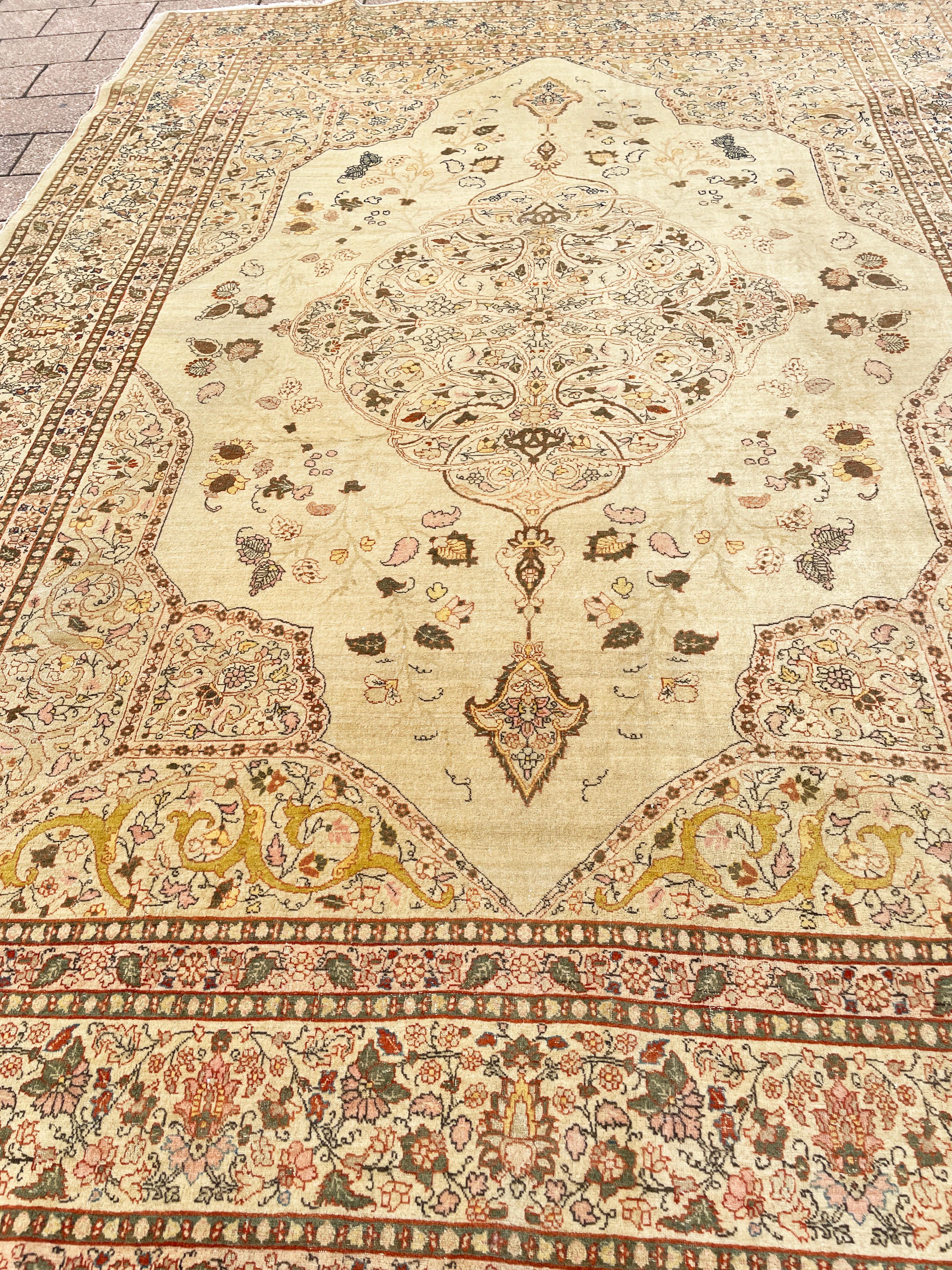 Antiker persischer Täbris Hajji-Jalili-Teppich aus Hajji, das Beste aus Perserteppichen (Persisch) im Angebot