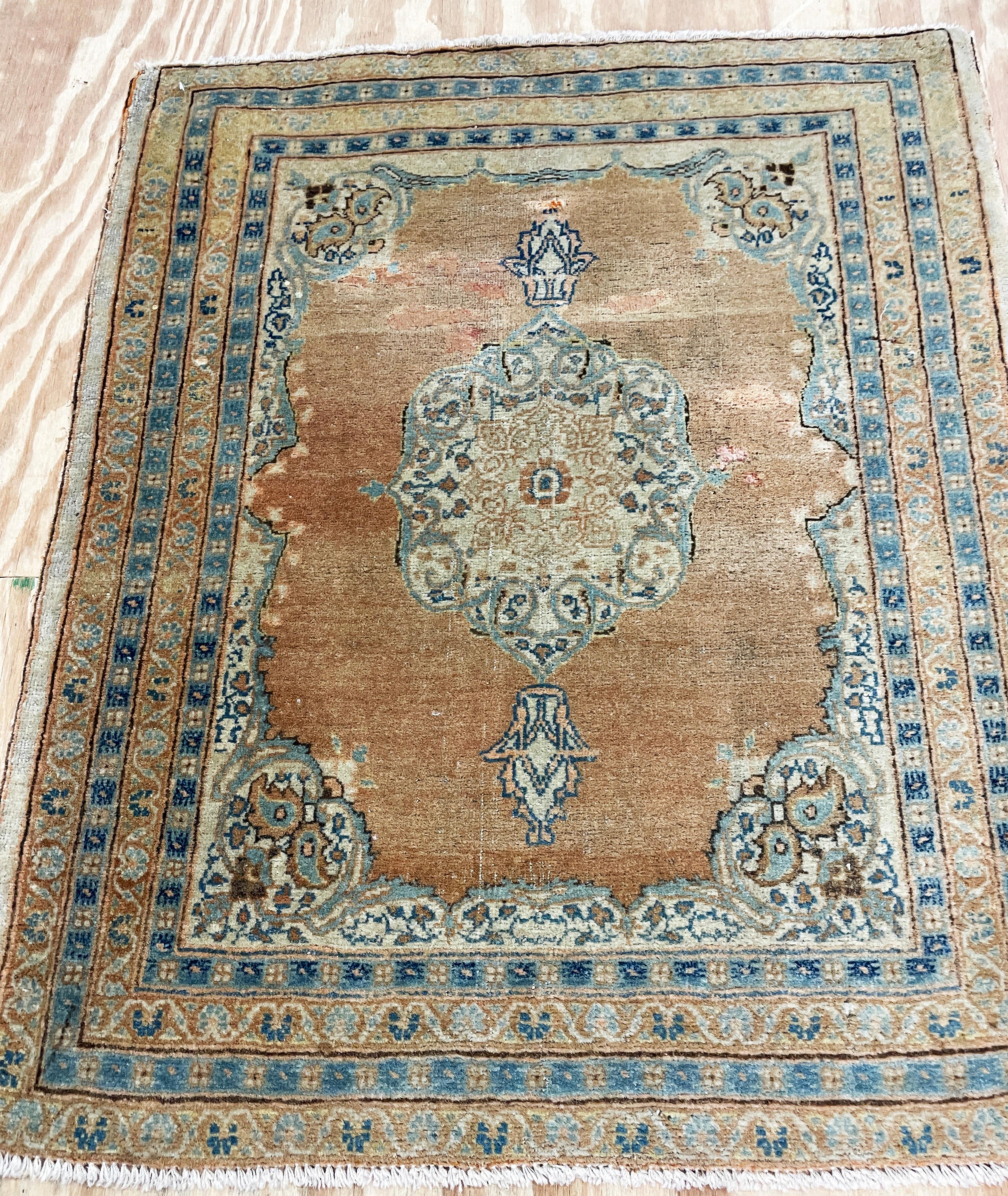 Tessuto a mano Tappeto antico persiano Tabriz Hajji Jalili, così com'è in vendita