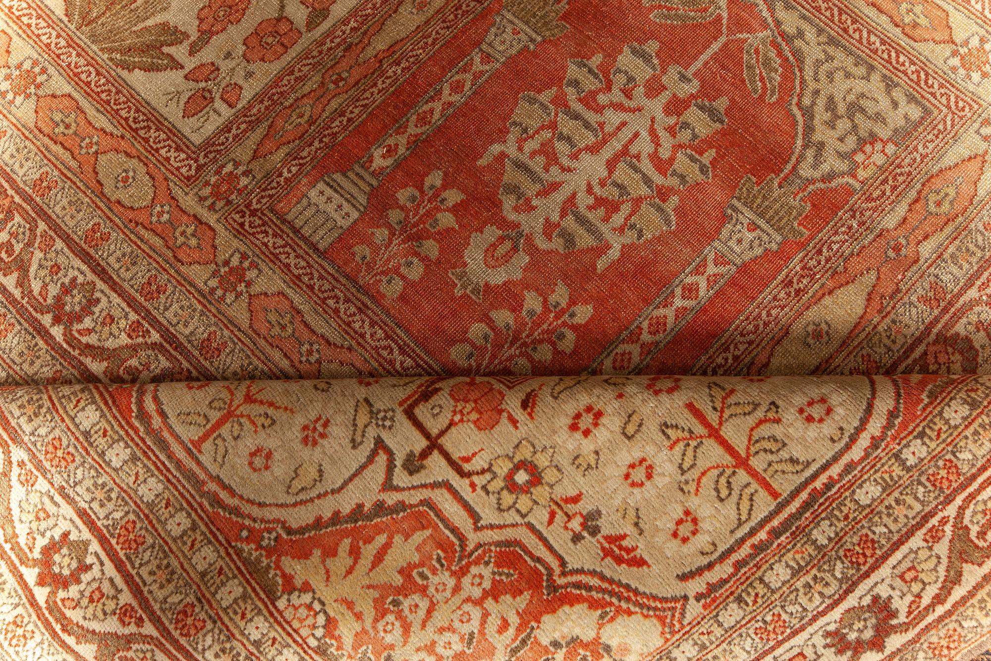 Ancien tapis persan Tabriz en laine nouée à la main, cuivre, terre cuite et ivoire
Taille : 11'0
