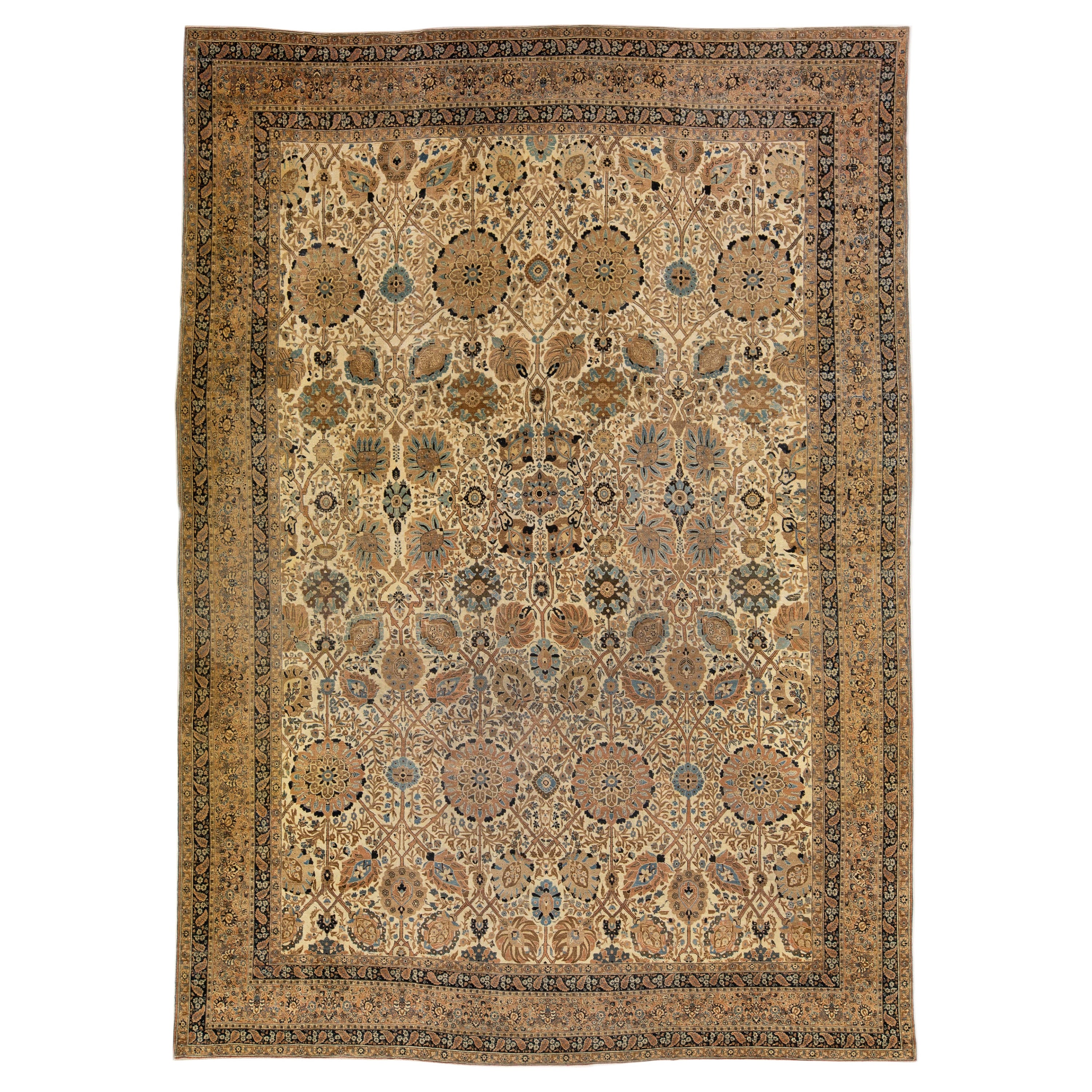 Antico tappeto persiano Tabriz fatto a mano con motivo a trifoglio in lana oversize beige