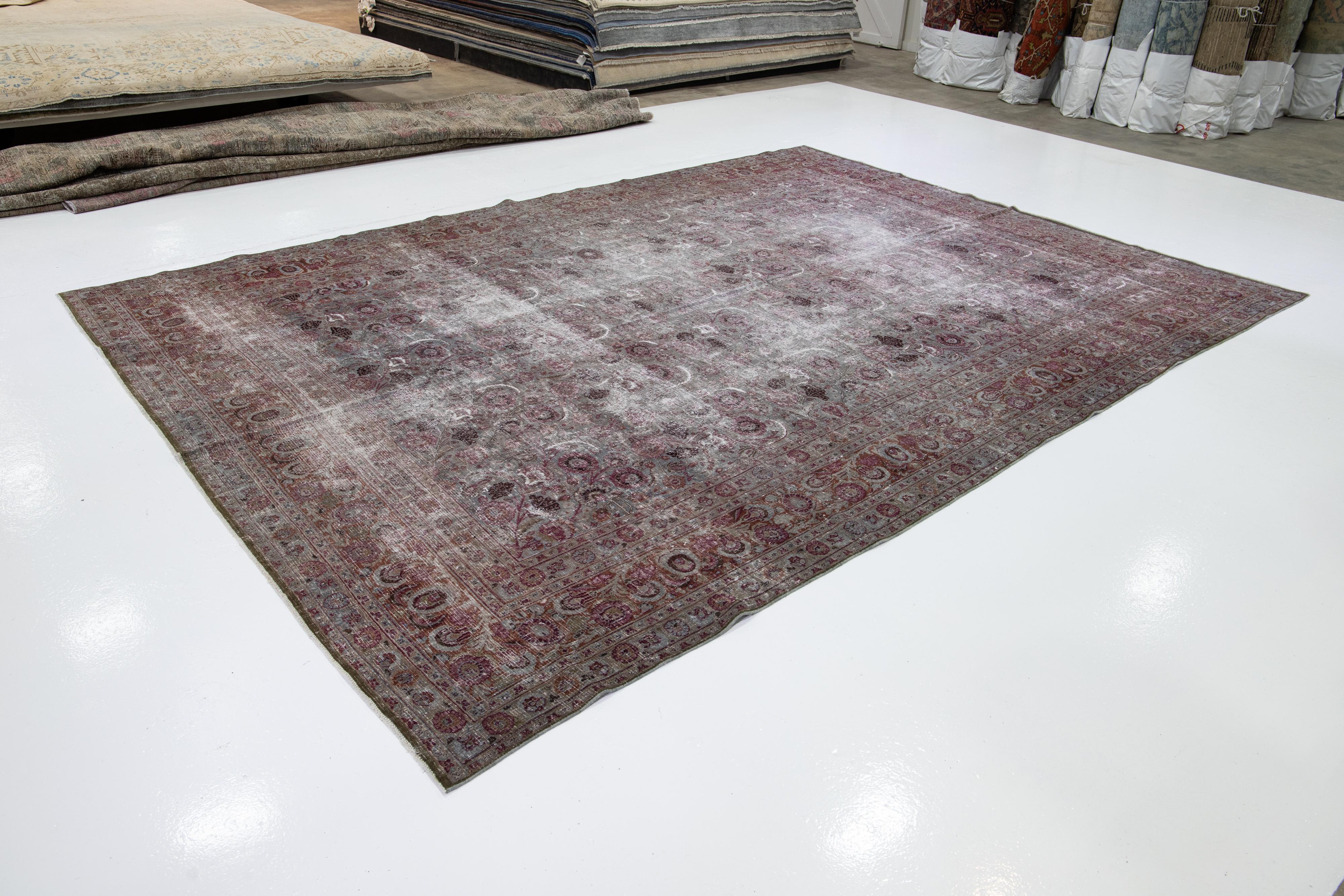 Annodato a mano Antico tappeto persiano Tabriz fatto a mano in lana grigia con disegno a trifoglio in vendita