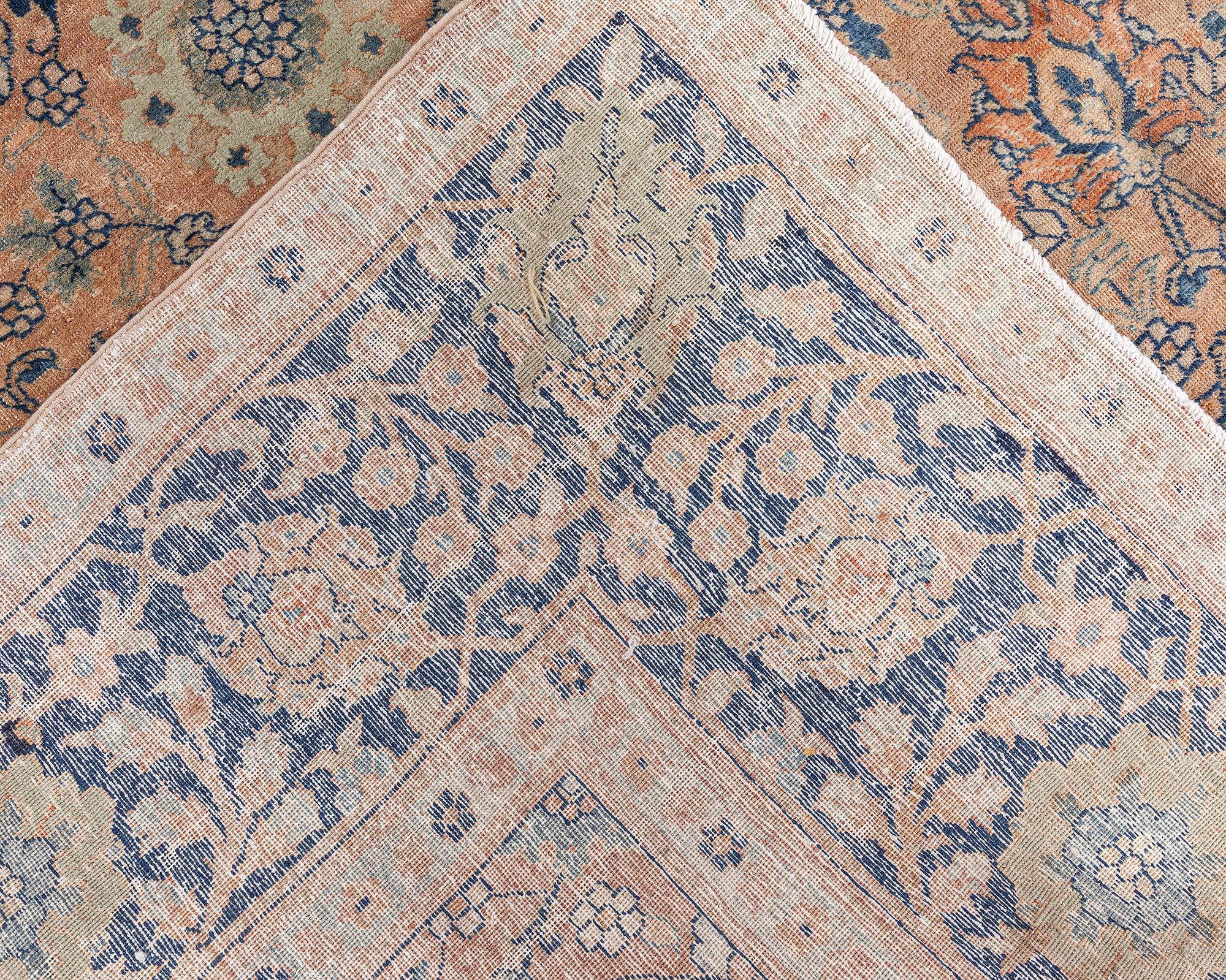 Tapis persan Tabriz ancien en laine tissé à la main Doris Leslie Blau en vente 1