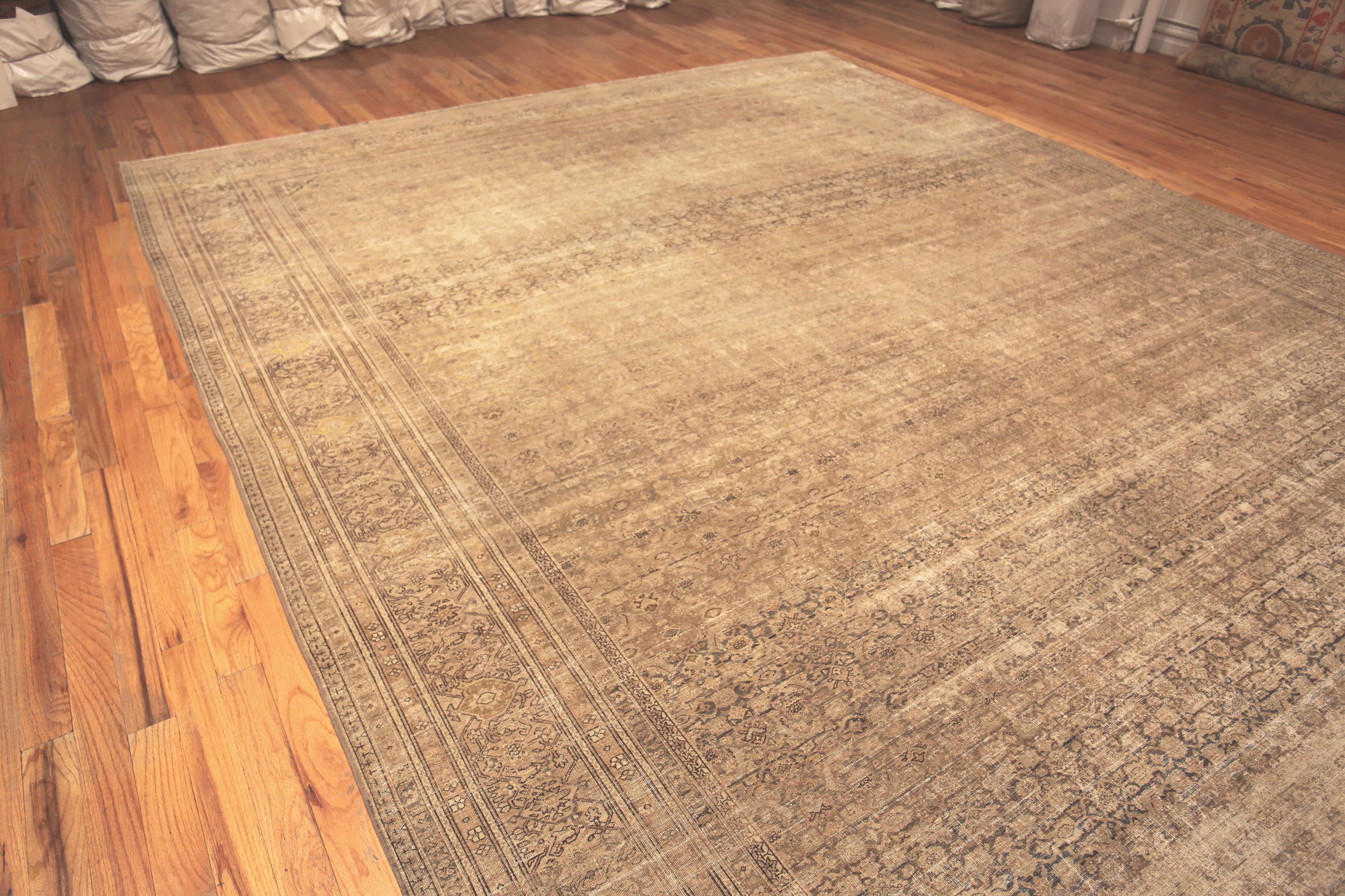 Nazmiyal Collection Antique Persian Tabriz Rug. 12 ft 3 in x 15 ft 8 in In Good Condition In New York, NY