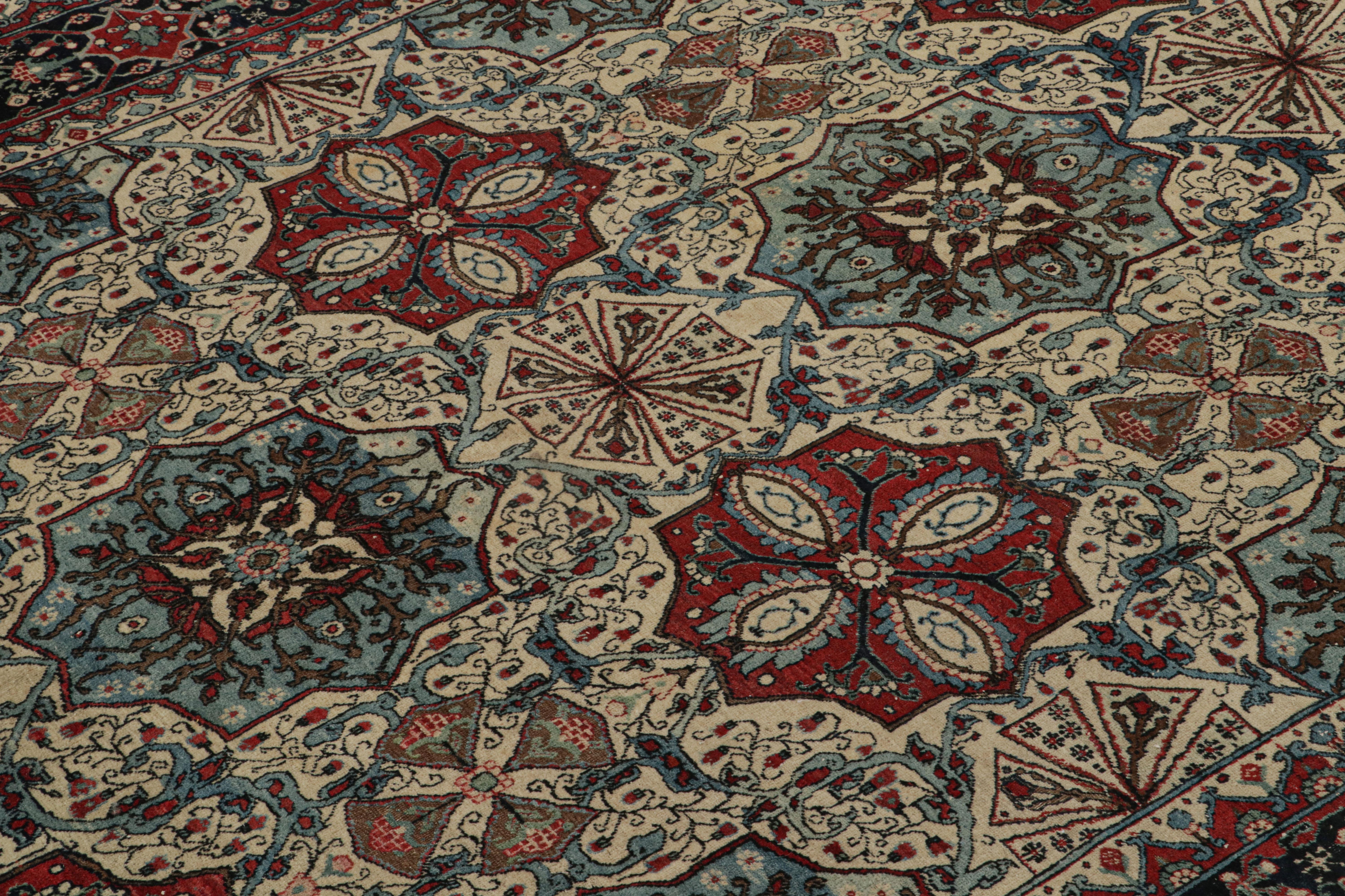 Tessuto a mano Antico Tabriz persiano nei classici colori rosso, blu e crema da Rug & Kilim in vendita