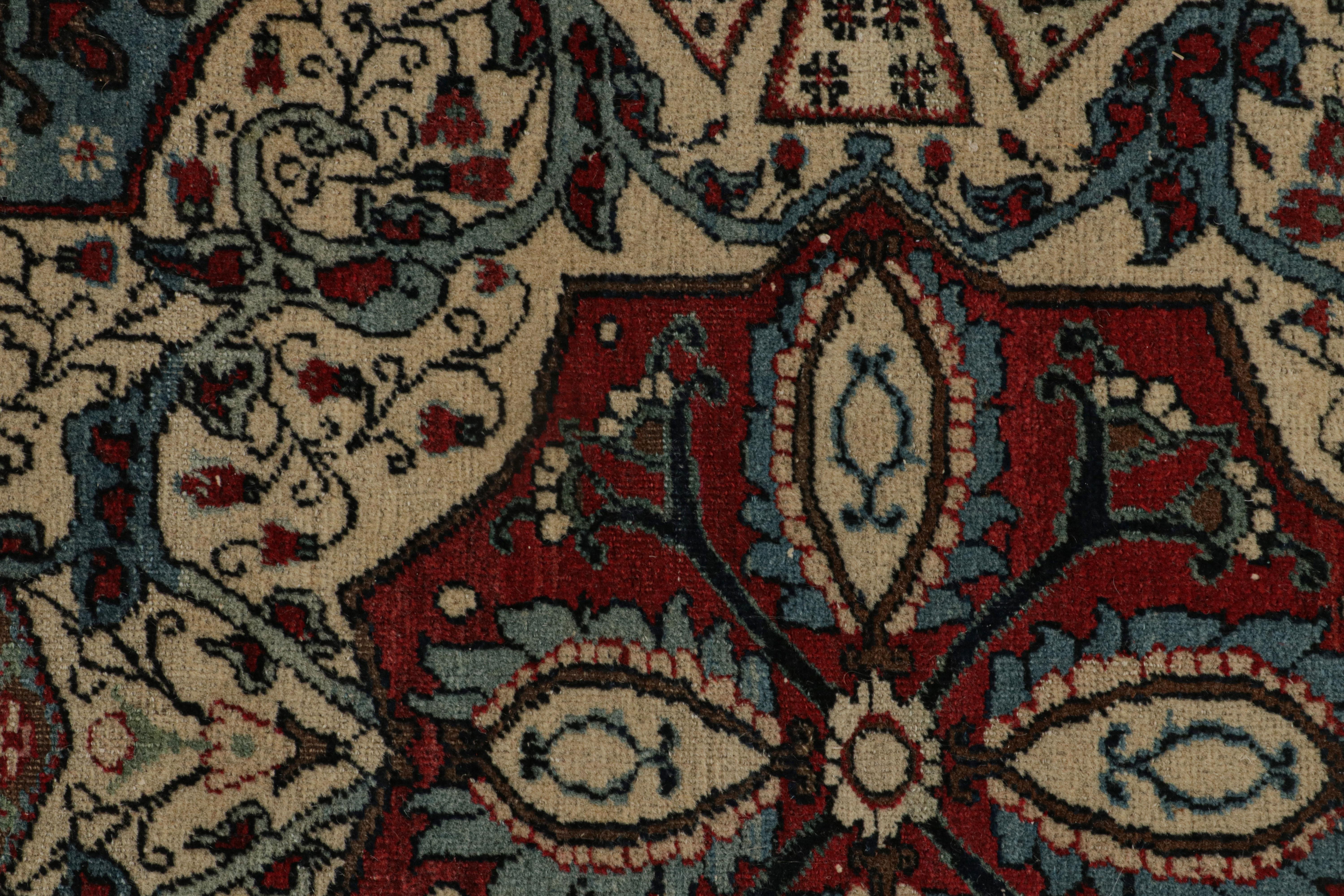 Inizio XX secolo Antico Tabriz persiano nei classici colori rosso, blu e crema da Rug & Kilim in vendita