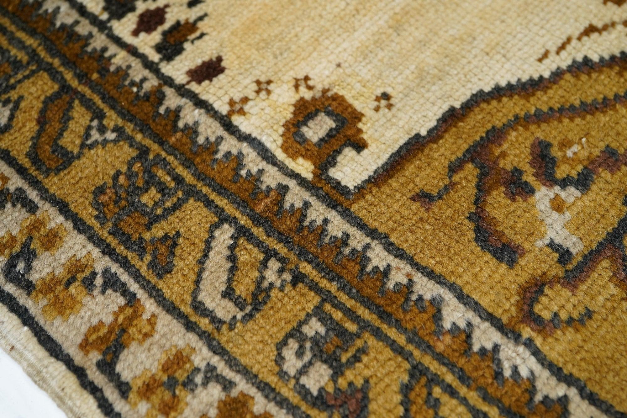 Annodato a mano Antico leone persiano Tabriz in lana  Tappeto 3'7'' x 4'8'' in vendita