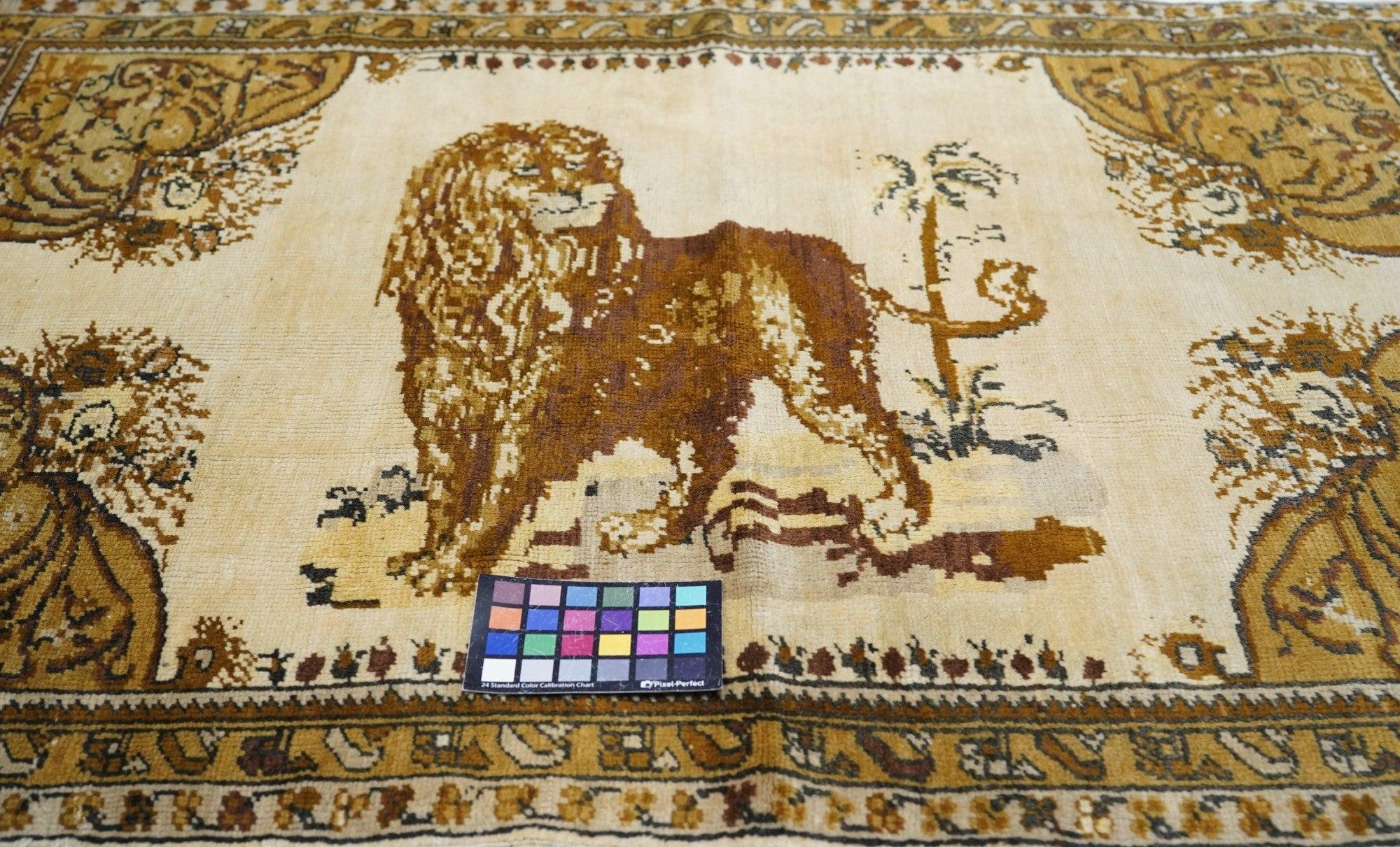 Antico leone persiano Tabriz in lana  Tappeto 3'7'' x 4'8'' in vendita 2