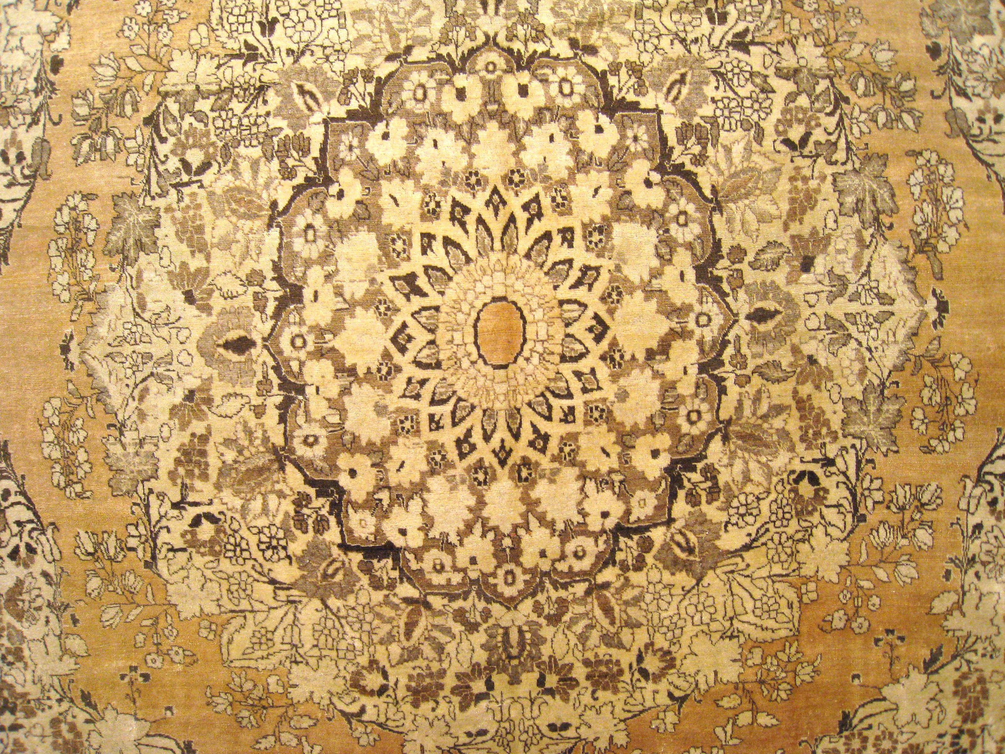 Antique Persian Tabriz Oriental Carpet in Room Size with Central Medallion In Good Condition For Sale In New York, NY