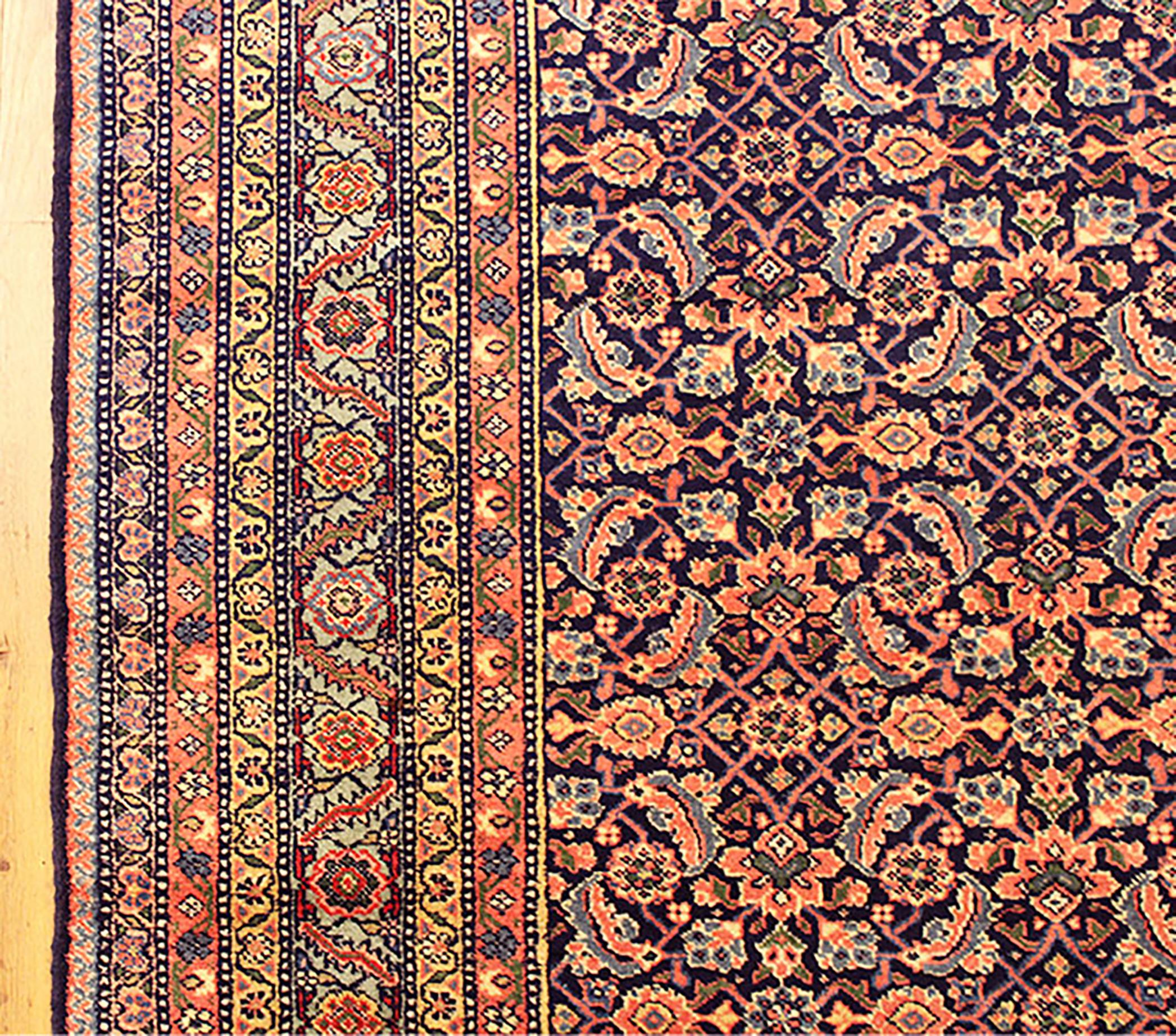 Antico tappeto persiano Tabriz orientale in formato camera con disegno Herati in vendita 5
