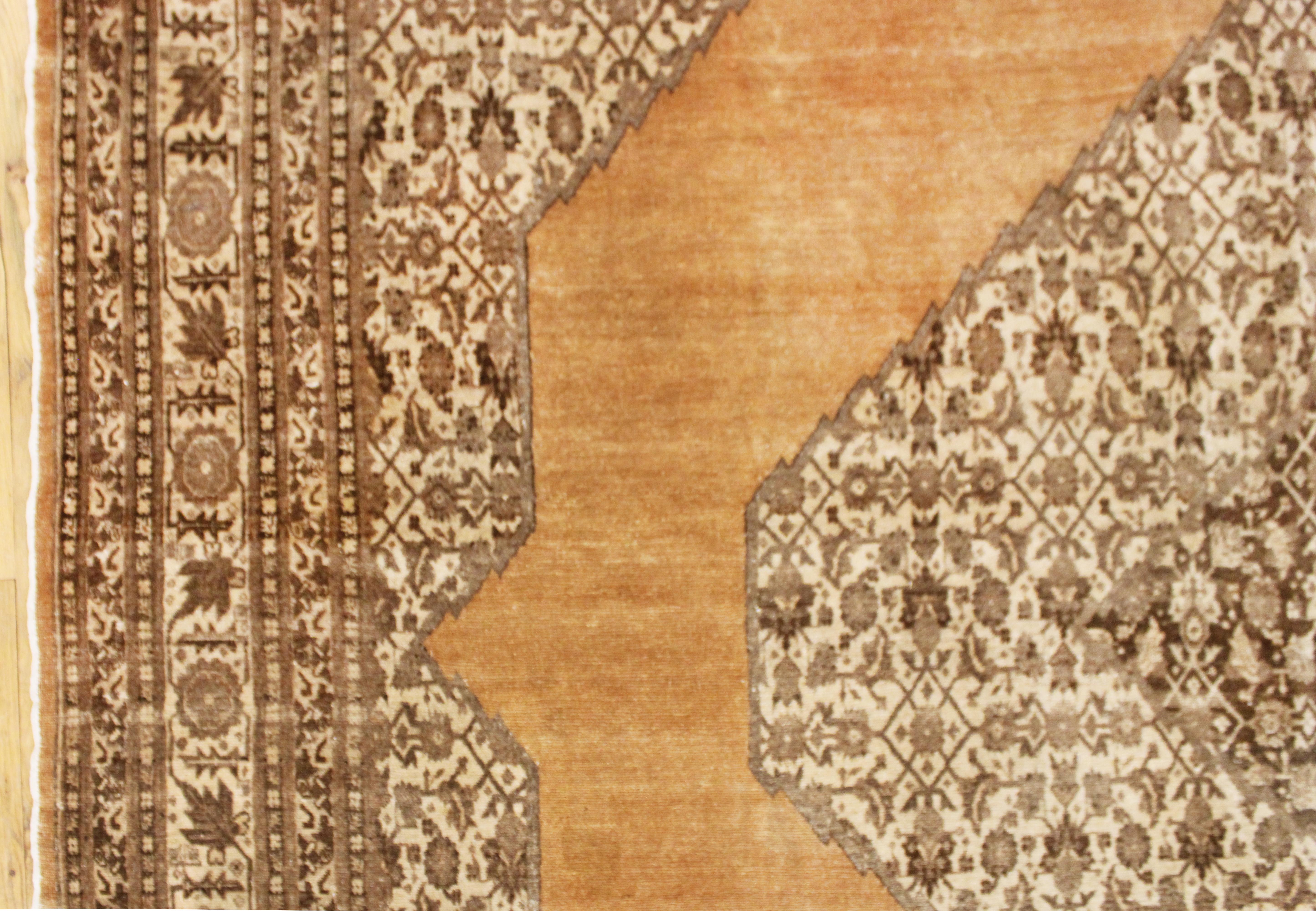 Tapis persan ancien de Tabriz Oriental de taille normale avec médaillon en vente 3