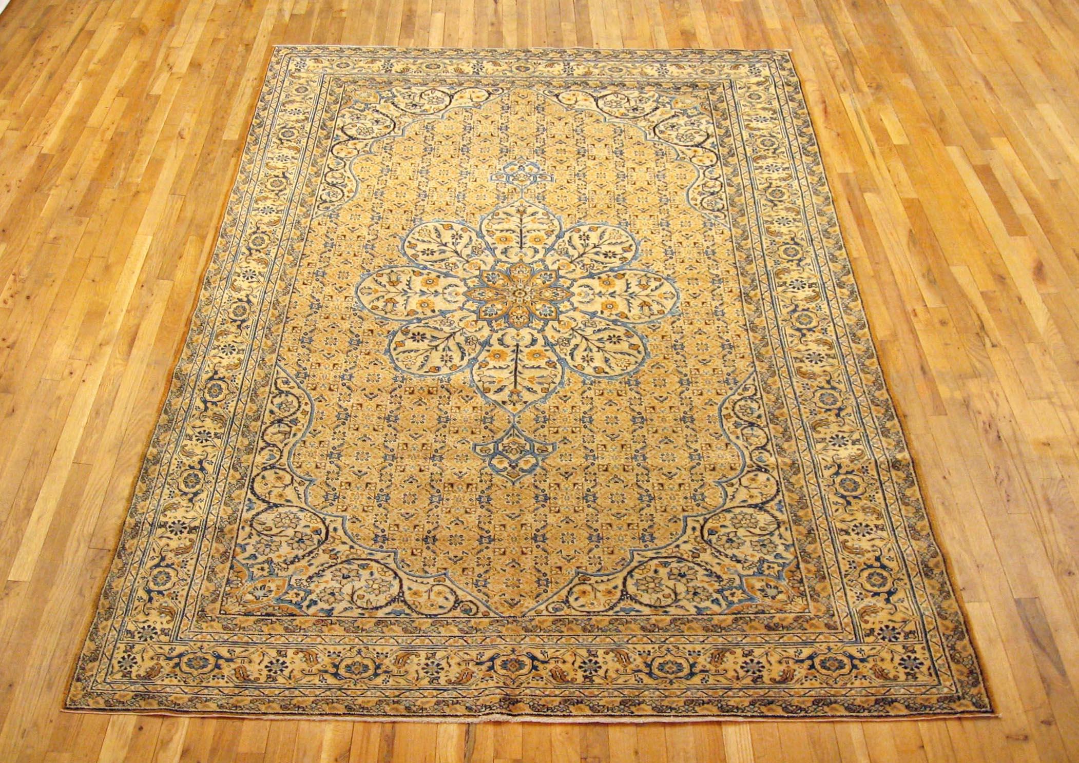 Antique Persian Tabriz Oriental carpet, circa 1910, room sized.

An antique Persian Tabriz oriental carpet, circa 1910. Size: 9'10