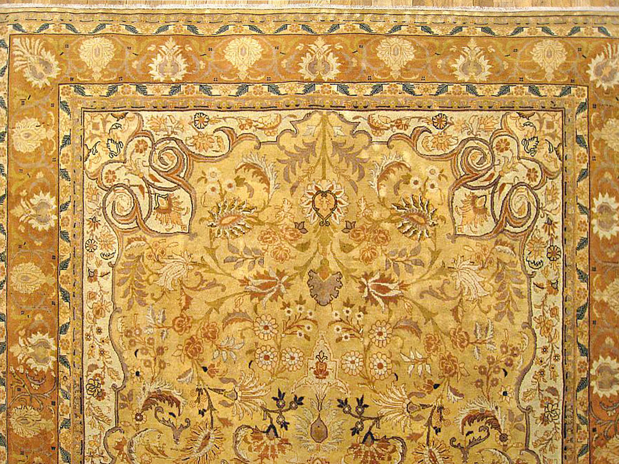 Antique Persian Tabriz Oriental Carpet in Room Size with Medallion In Good Condition For Sale In New York, NY