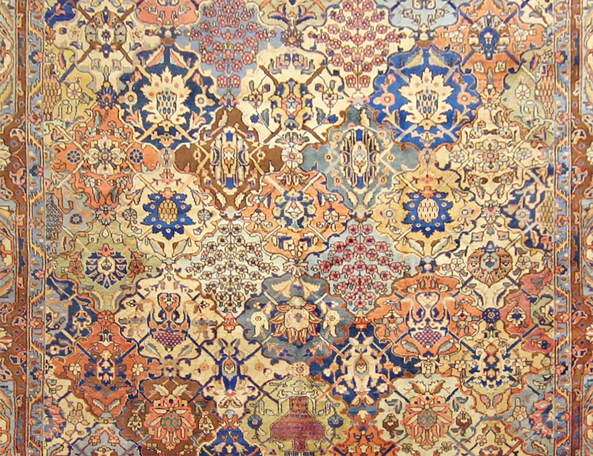 Antiker persischer Tbris- orientalischer Teppich in Zimmergre mit Petagh-Design (Persisch) im Angebot