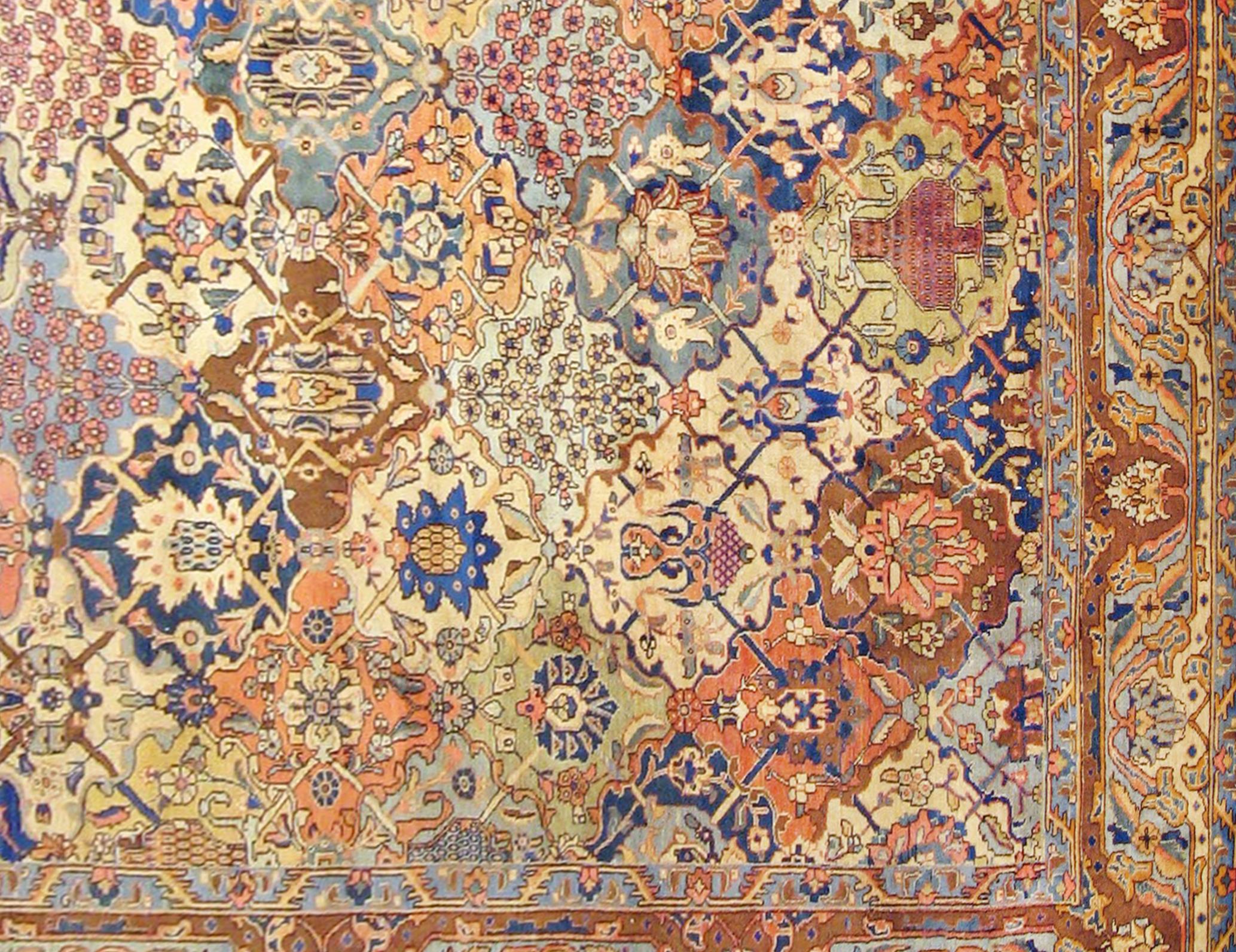 Antiker persischer Tbris- orientalischer Teppich in Zimmergre mit Petagh-Design (Handgeknüpft) im Angebot