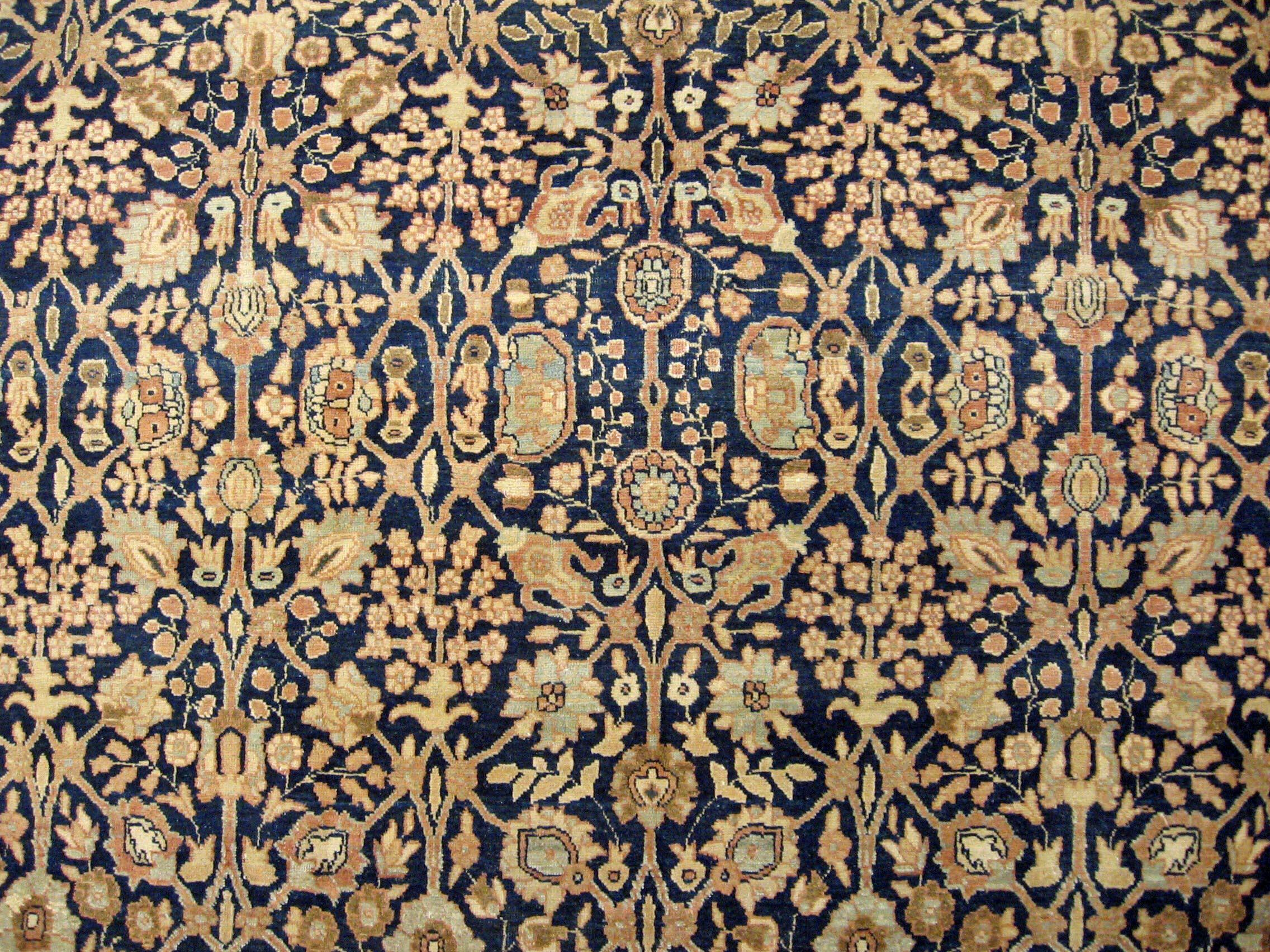 Antique Persian Tabriz Oriental Carpet in Room Size with Repeating Design In Good Condition For Sale In New York, NY