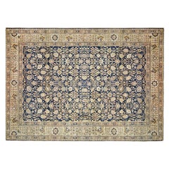 Antiker persischer Täbris- orientalischer Teppich in Zimmergröße mit wiederkehrendem Design