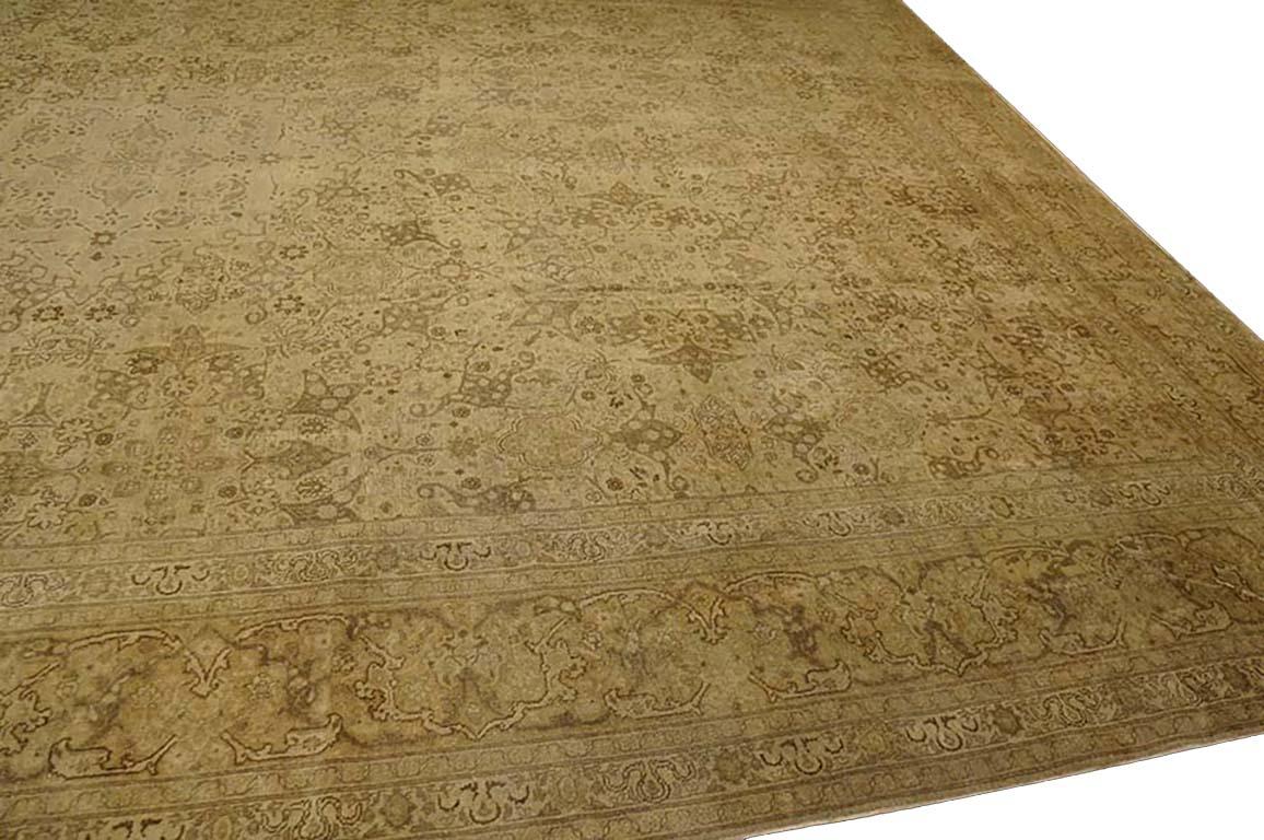 Early 20th Century Persian Tabriz Carpet ( 14'2