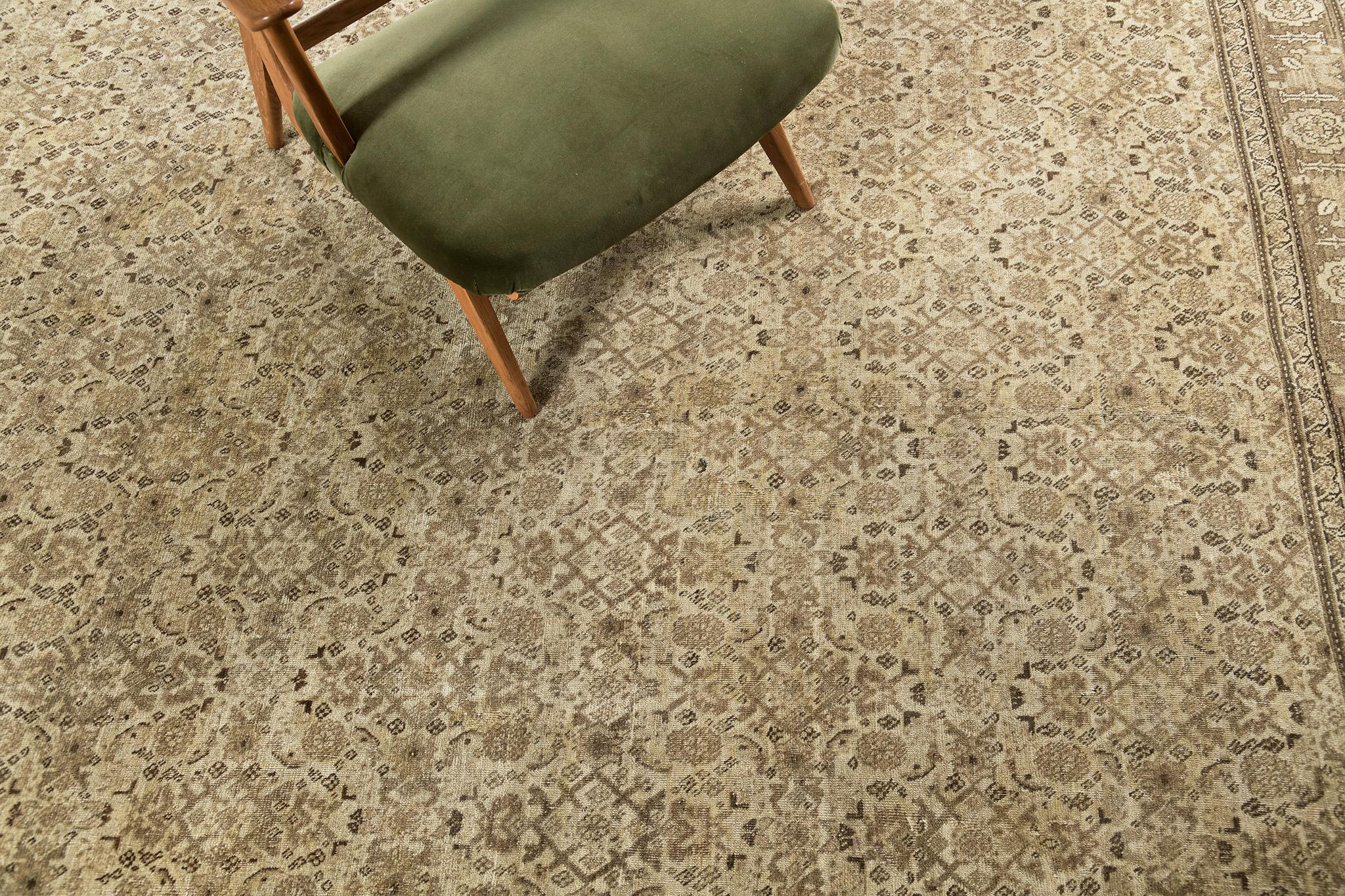 Noué à la main Tapis persan ancien de Tabriz 16013 en vente