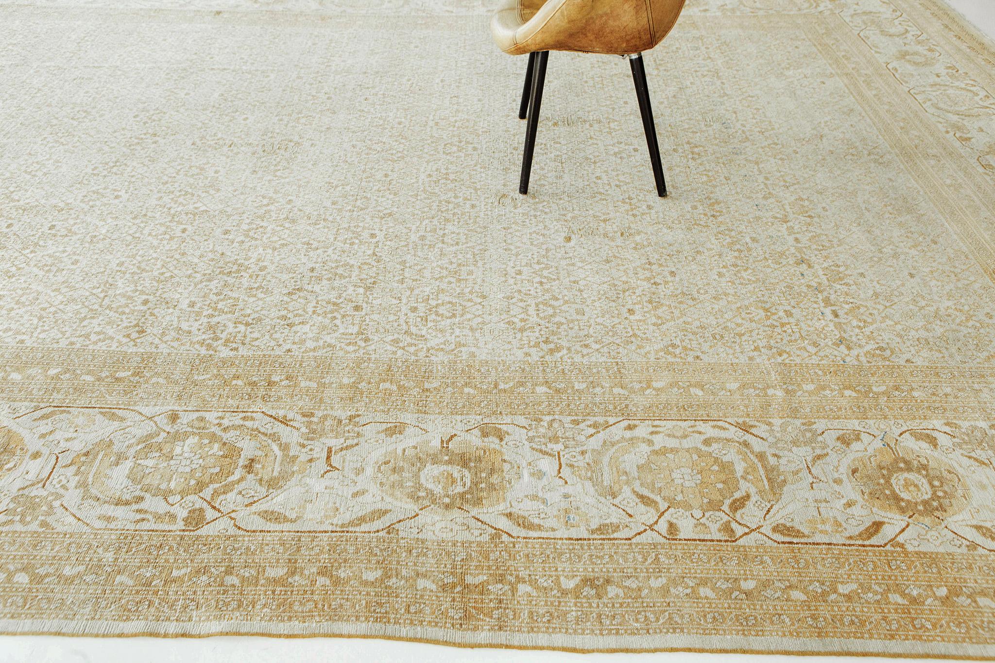 Numéro de tapis
28460
Taille
10' 10