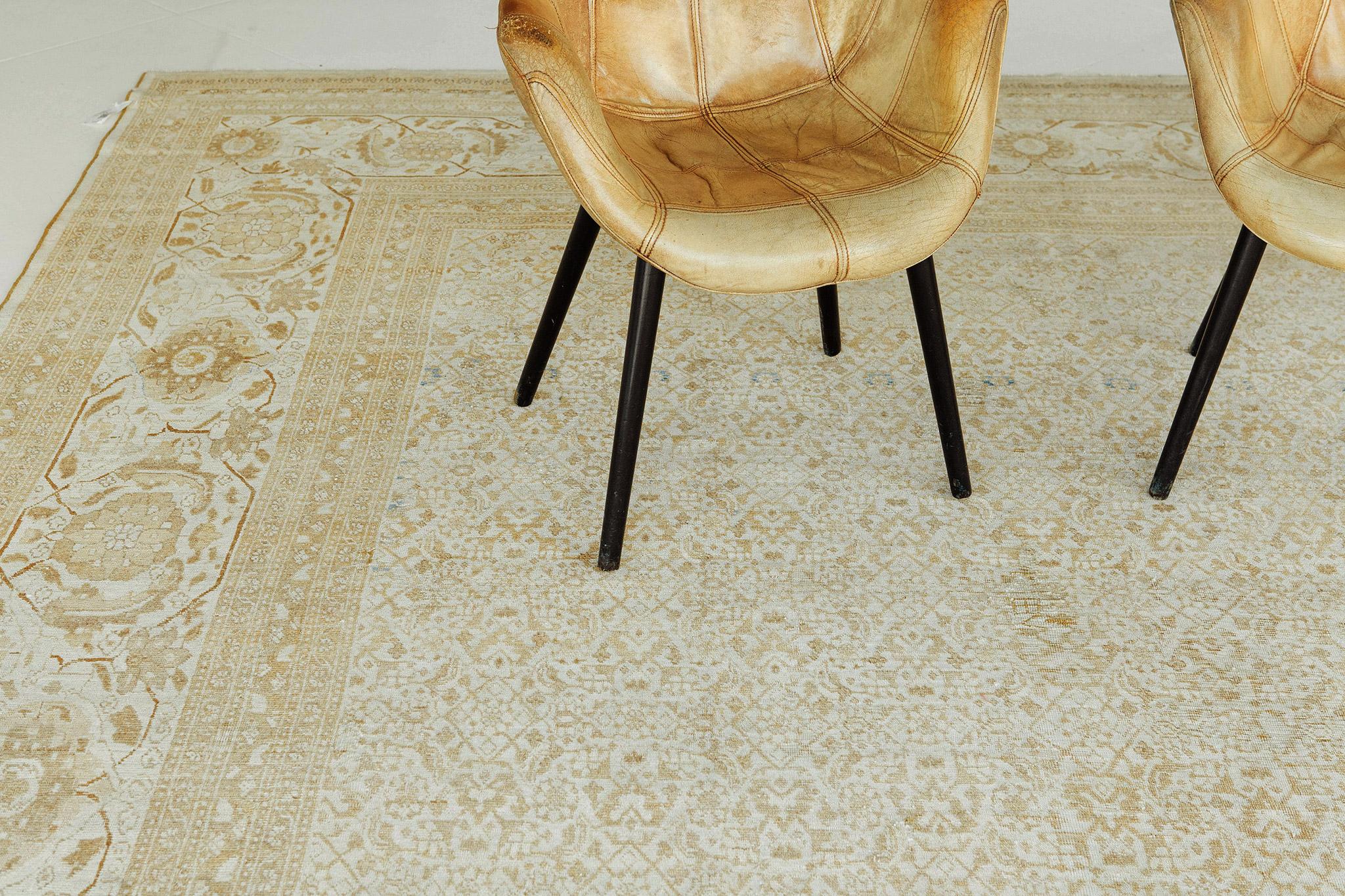 Perse Tapis persan ancien de Tabriz 28460 en vente