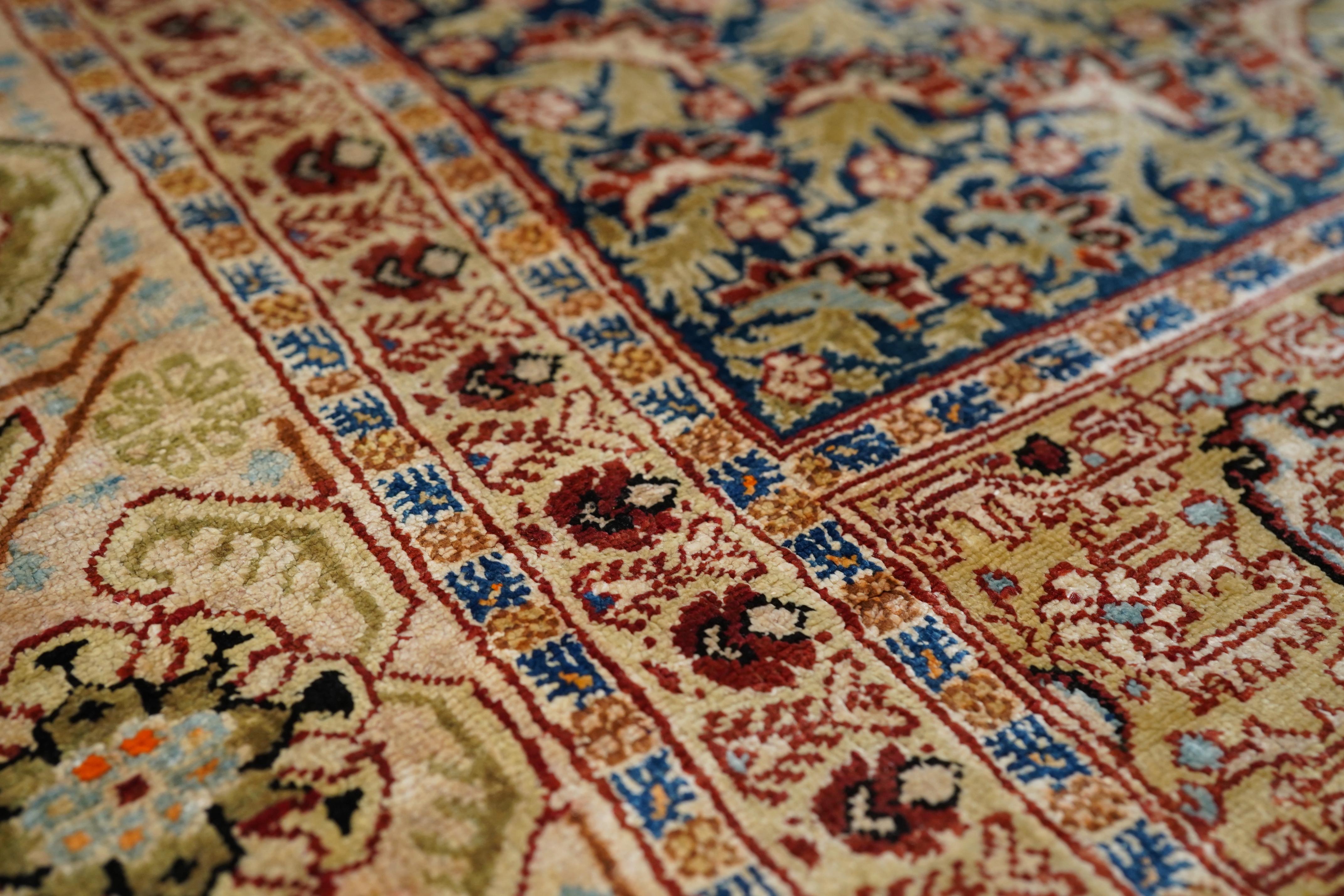 Annodato a mano Tappeto antico persiano Tabriz 4'0'' x 5'8'' in vendita