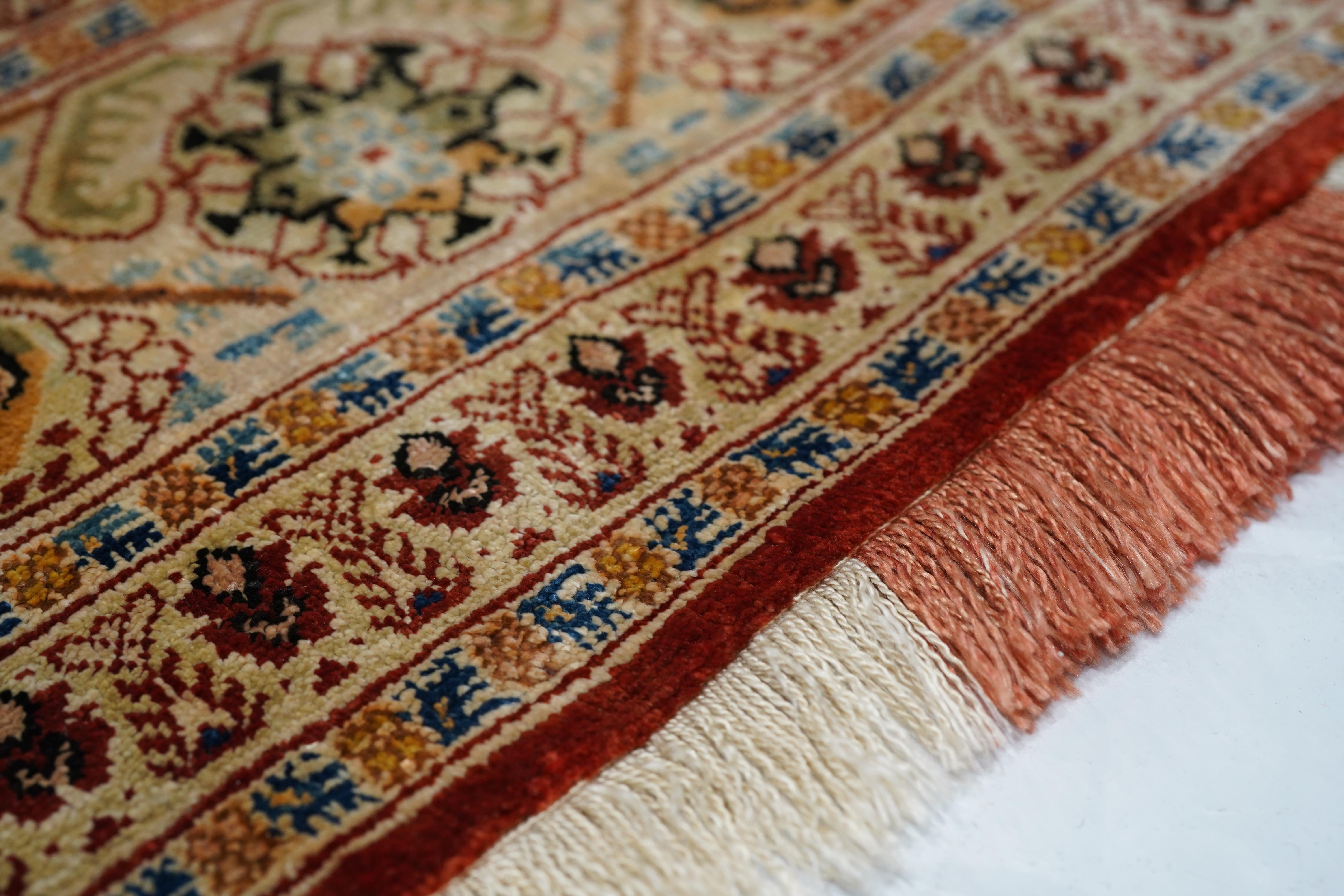 Tappeto antico persiano Tabriz 4'0'' x 5'8'' In condizioni buone in vendita a New York, NY