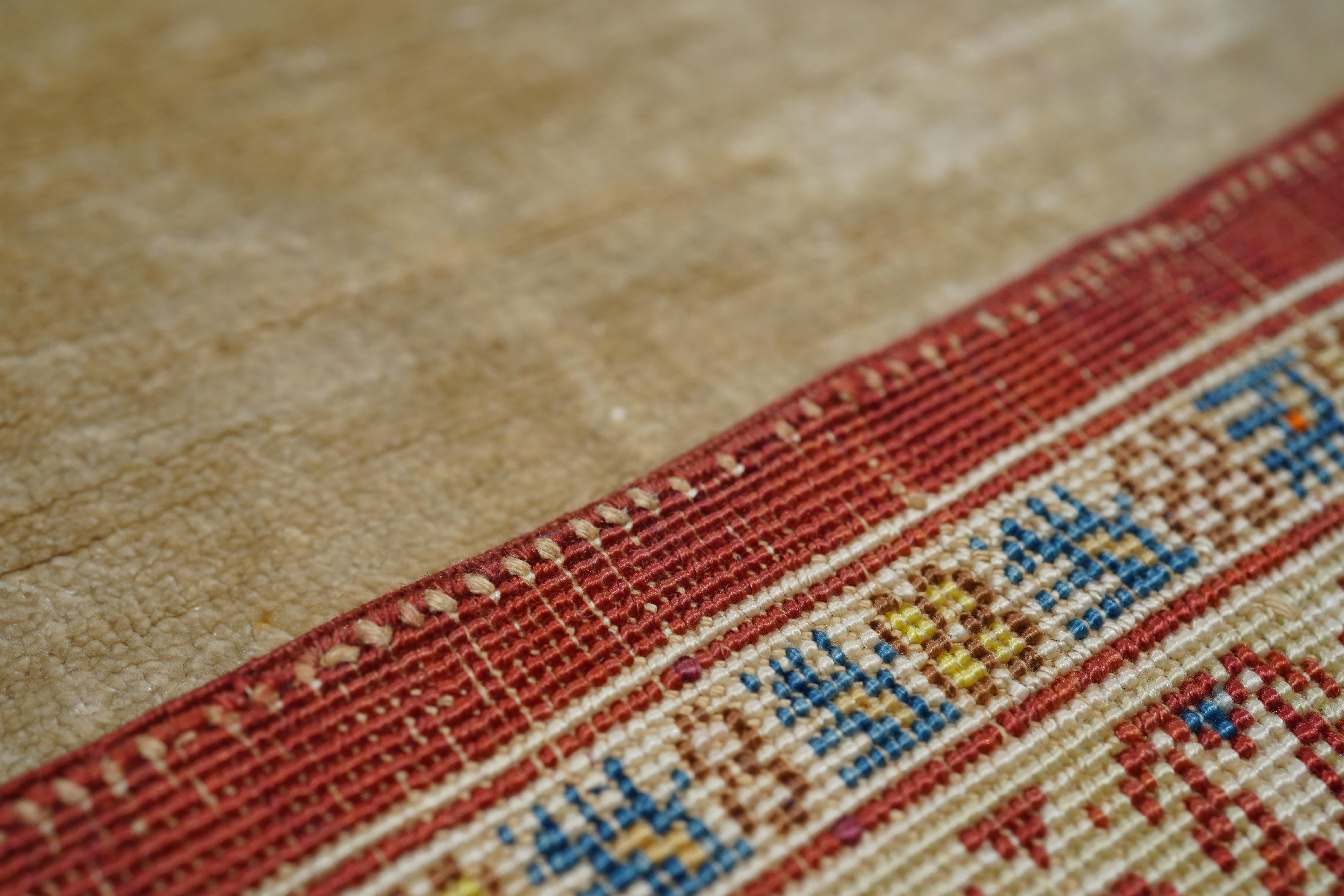 Fine XIX secolo Tappeto antico persiano Tabriz 4'0'' x 5'8'' in vendita