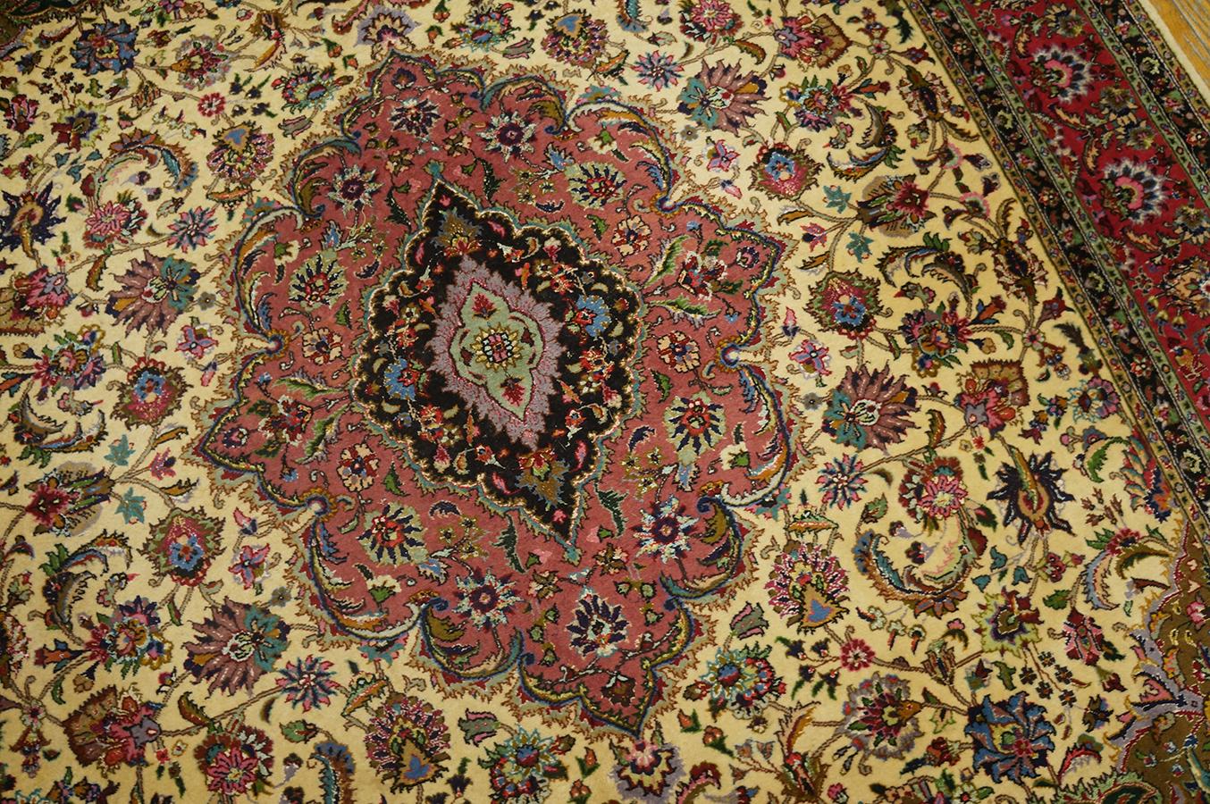 Antiker persischer Täbris-Teppich 4'10