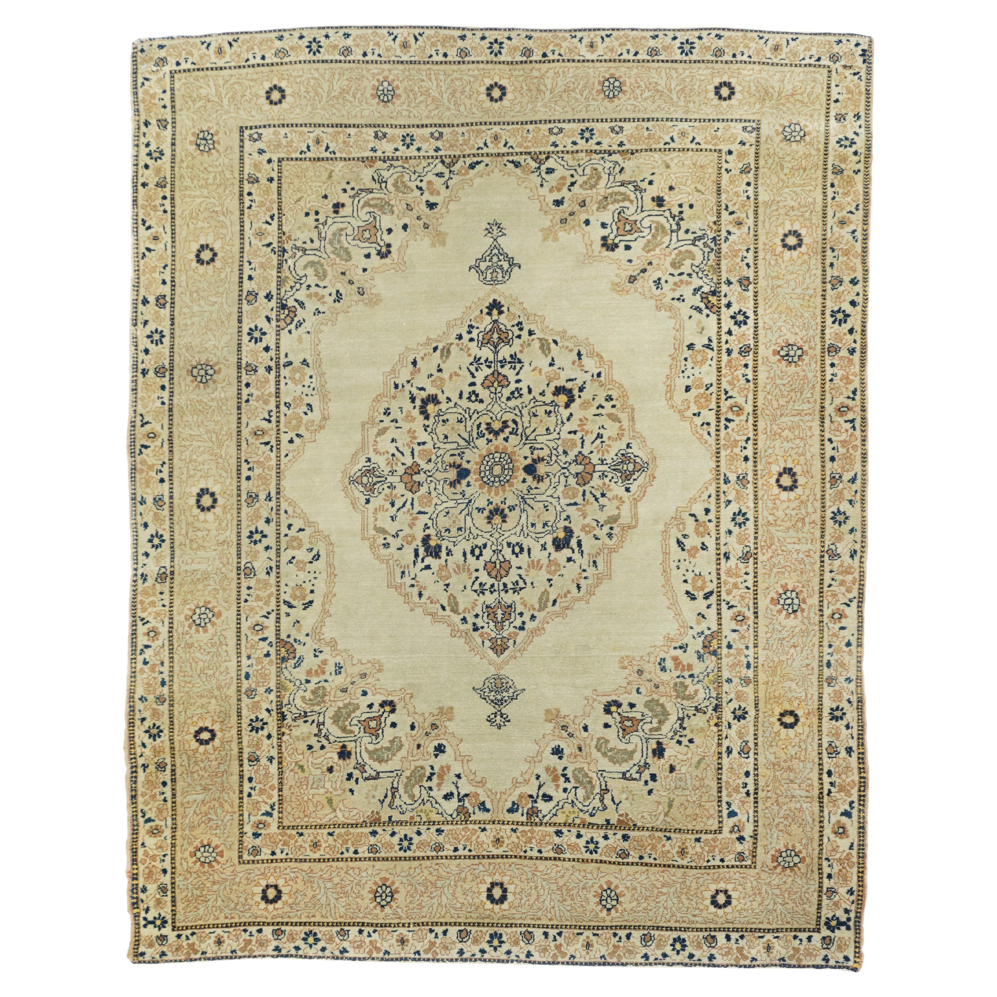 Antike persische Tabriz Teppich 4'3" x 5'7"