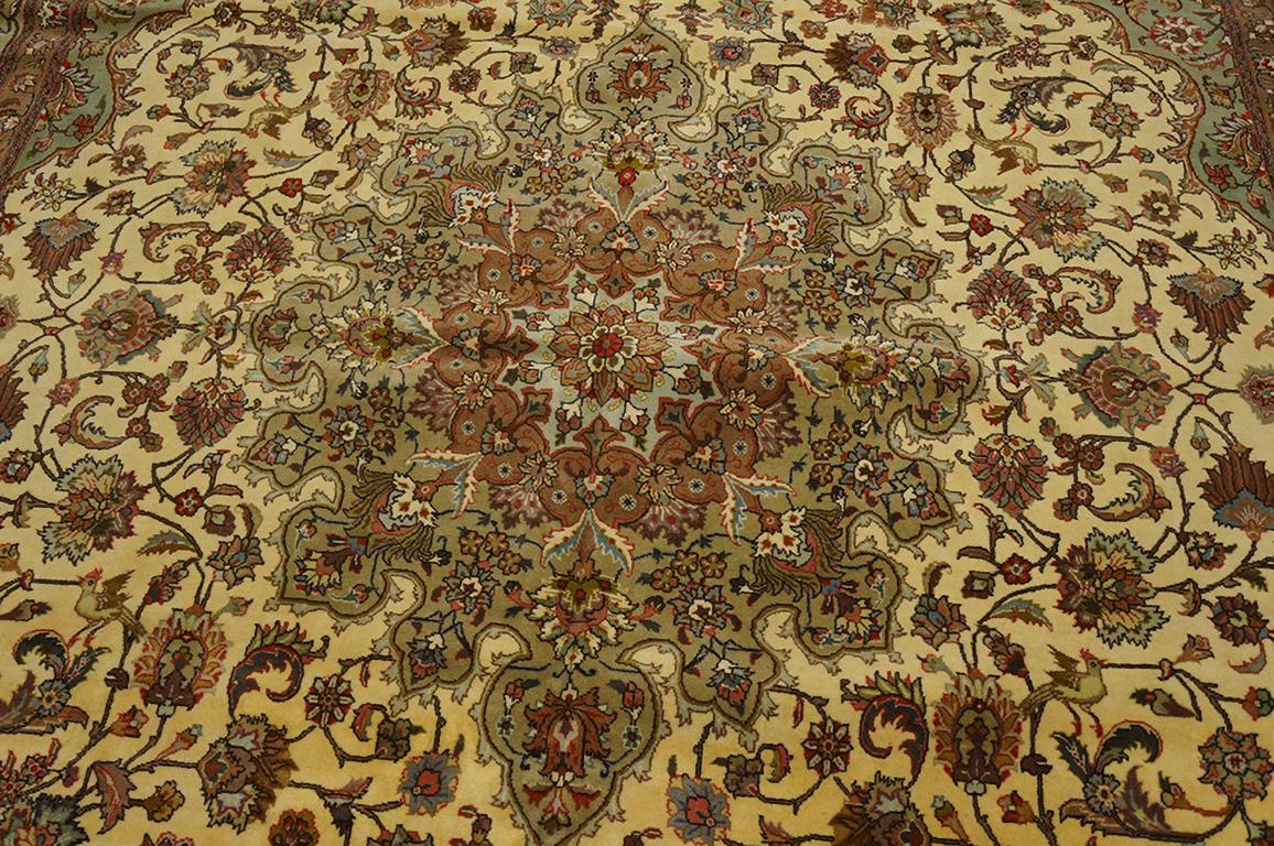 Antiker persischer Täbriz-Teppich 2,25 m x 2,25 m (Handgeknüpft) im Angebot