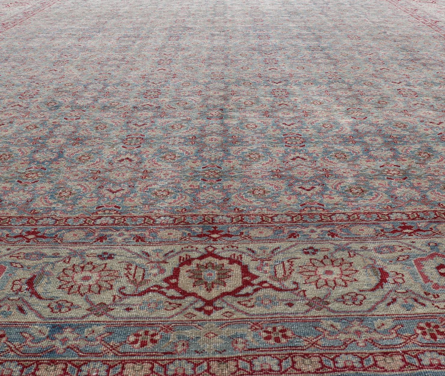 Annodato a mano Antico tappeto persiano Tabriz con design floreale all-over 10'10 x 13'0 in vendita