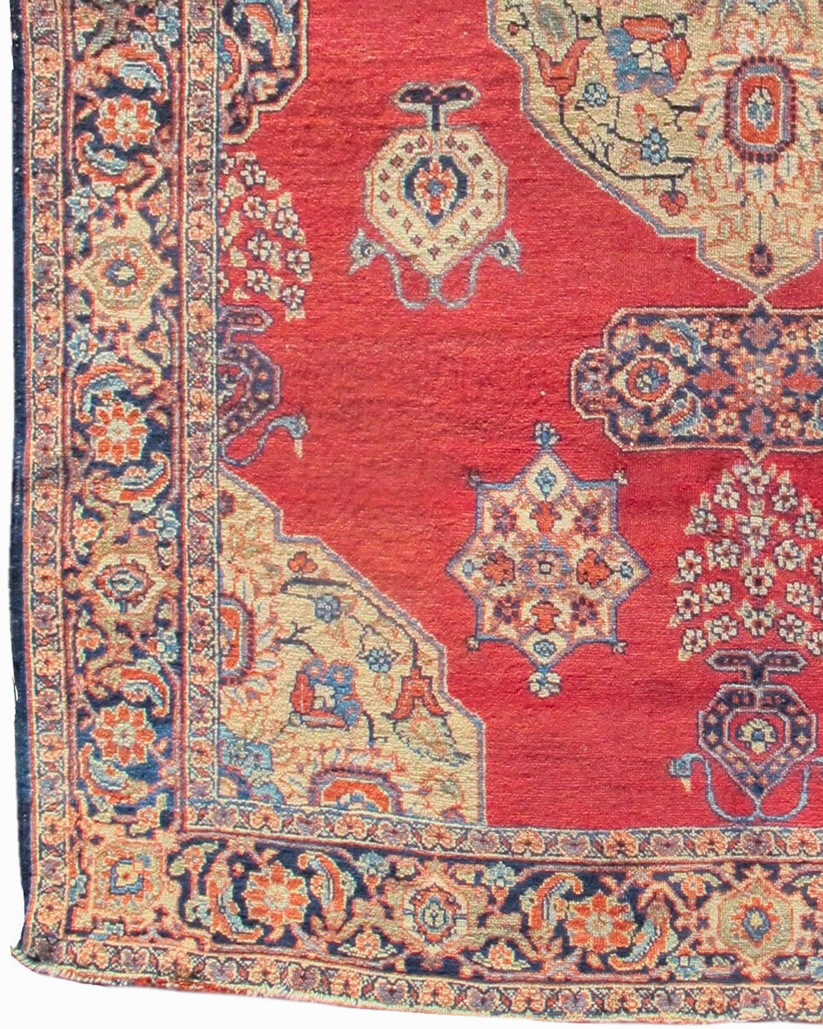 Antique Persian Tabriz Rug, c. 1900 In Good Condition For Sale In San Francisco, CA