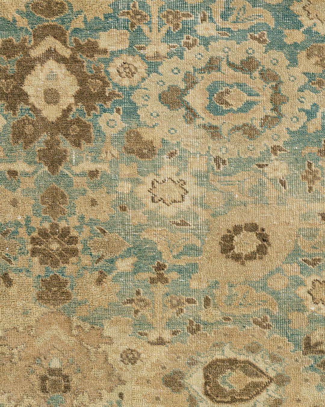 Antiker persischer Täbriz-Teppich, um 1900  10'9 x 15'6 Zoll (Handgewebt) im Angebot