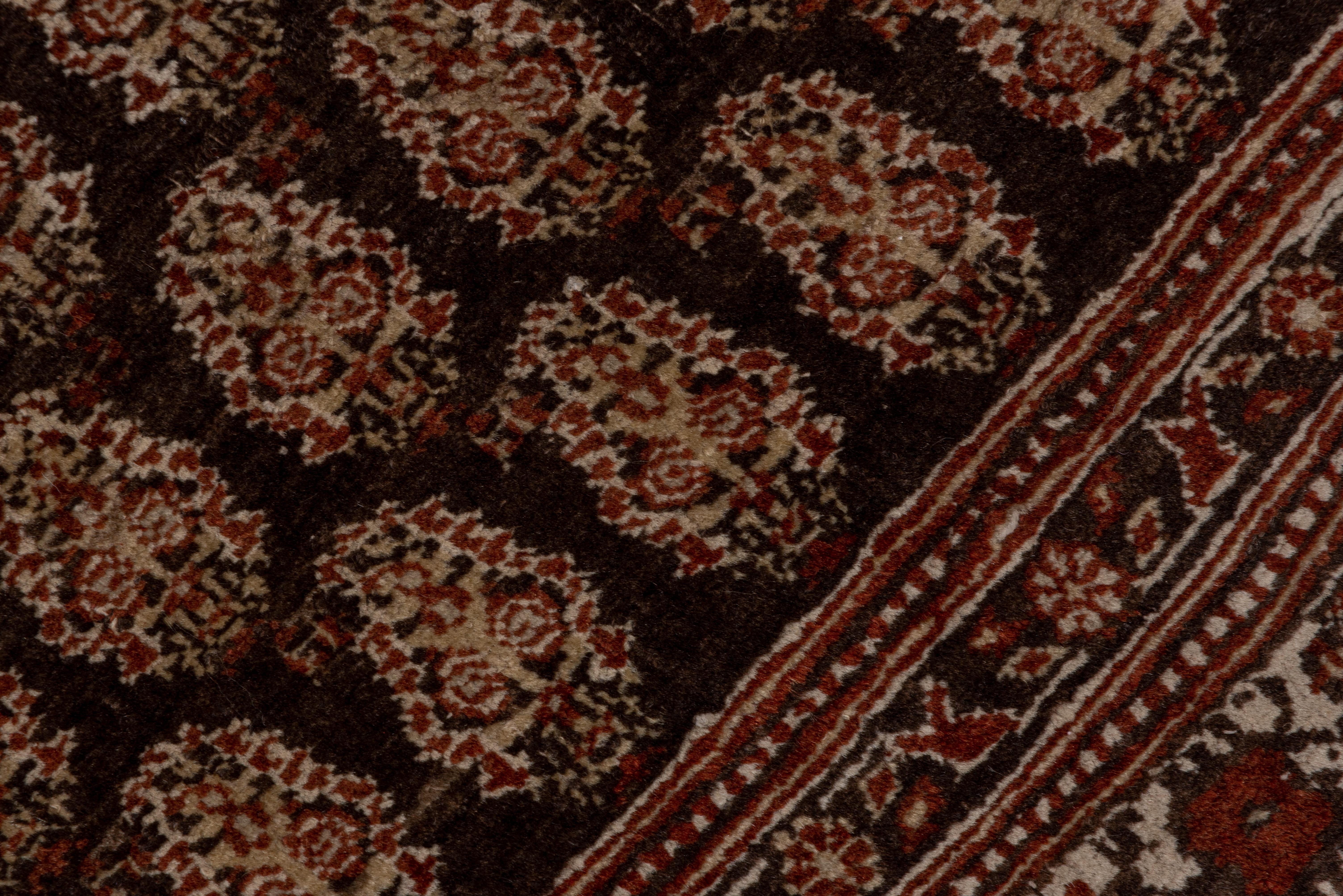 Antiker persischer Täbris-Teppich, dunkle Farben, ca. 1930er Jahre (Tabriz)