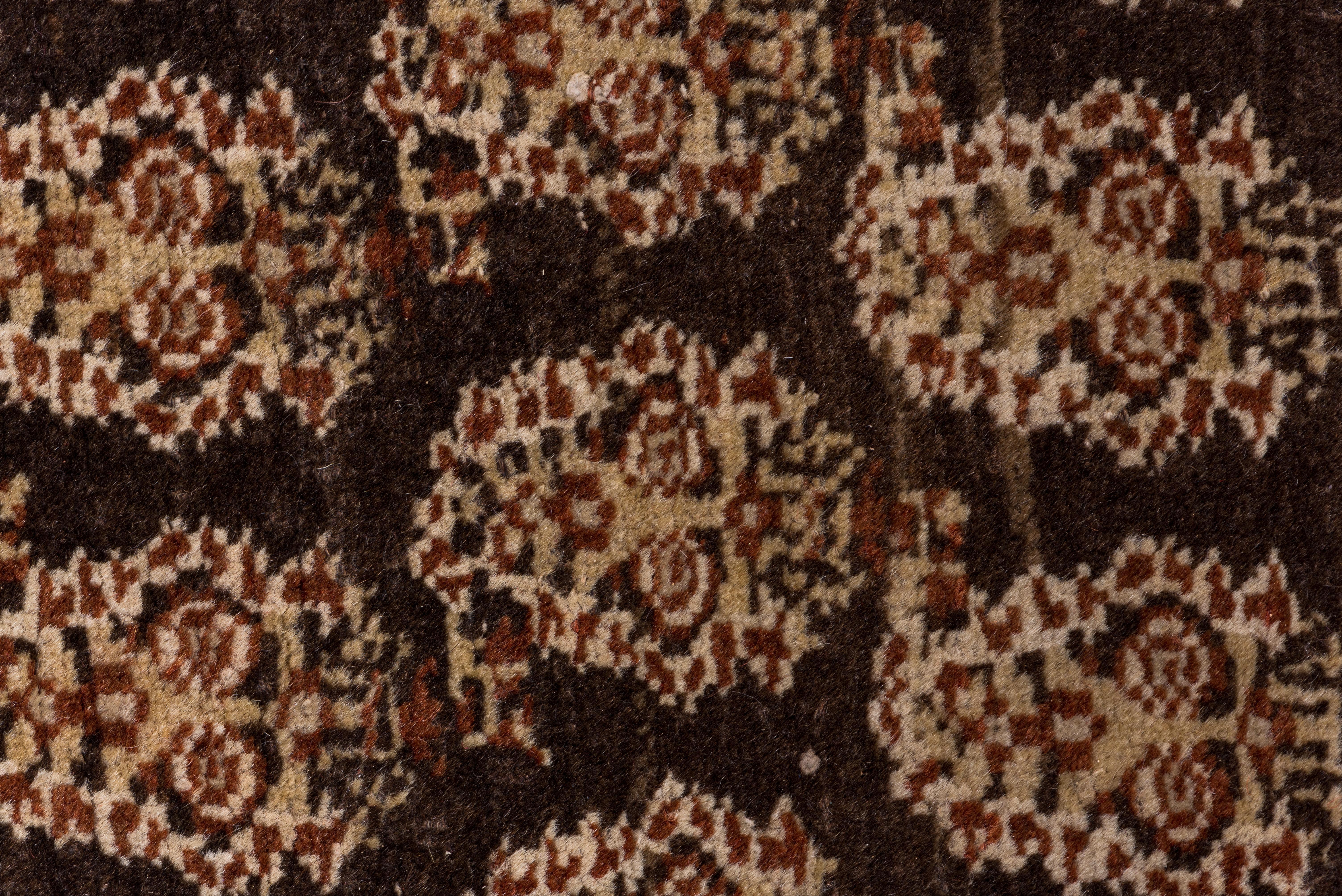 Antiker persischer Täbris-Teppich, dunkle Farben, ca. 1930er Jahre 1