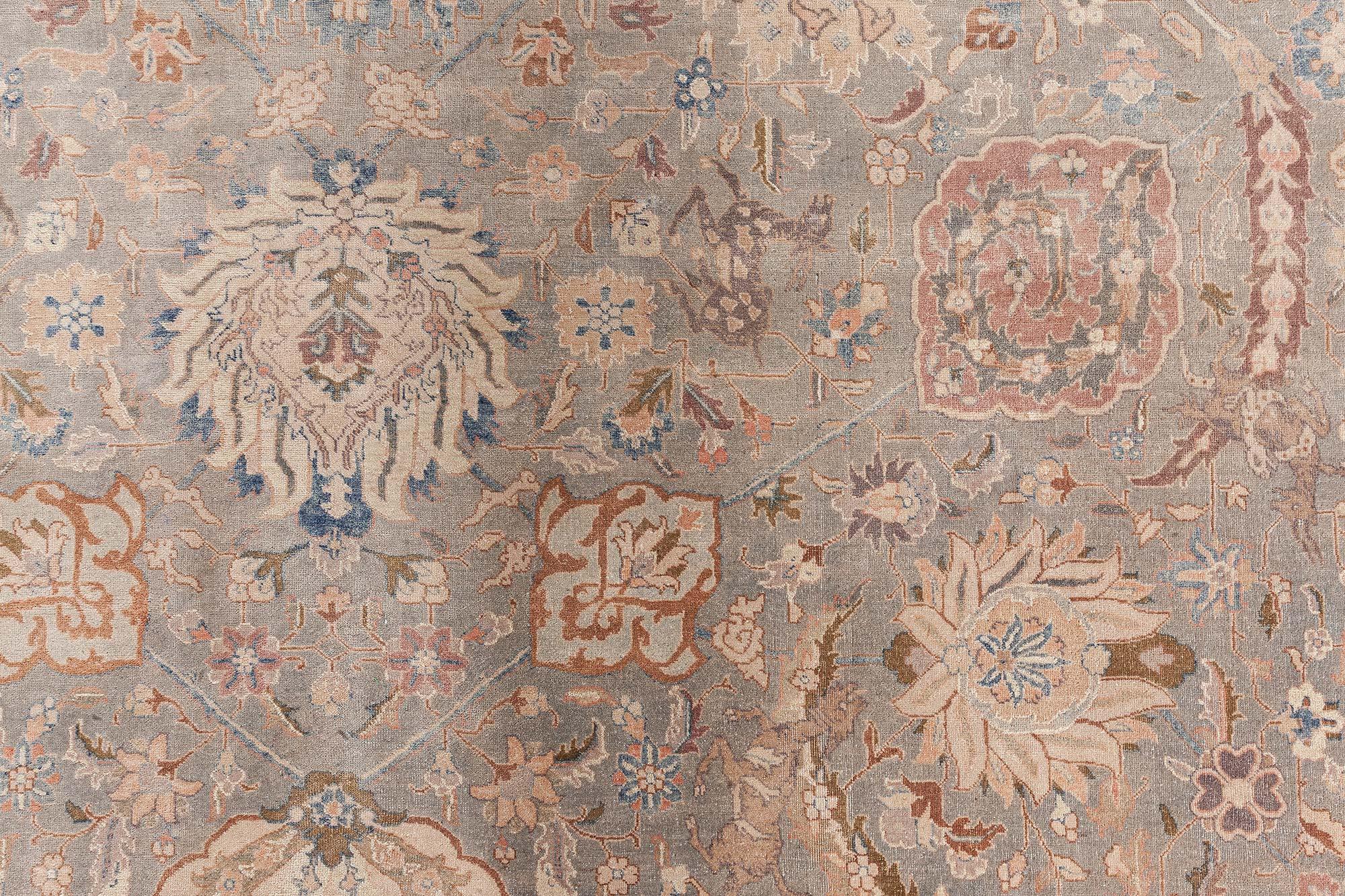 Antiker persischer Täbris-Teppich Doris Leslie Blau (Tabriz) im Angebot